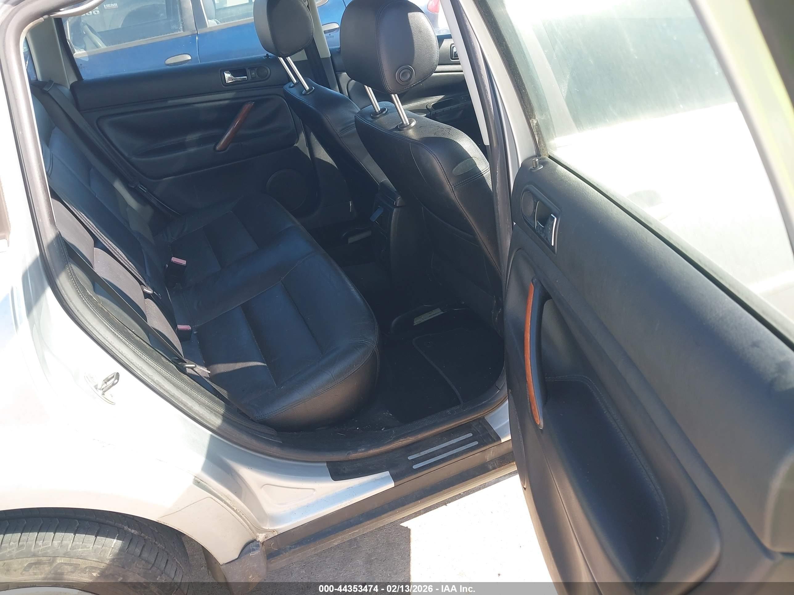 VOLKSWAGEN PASSAT image 8