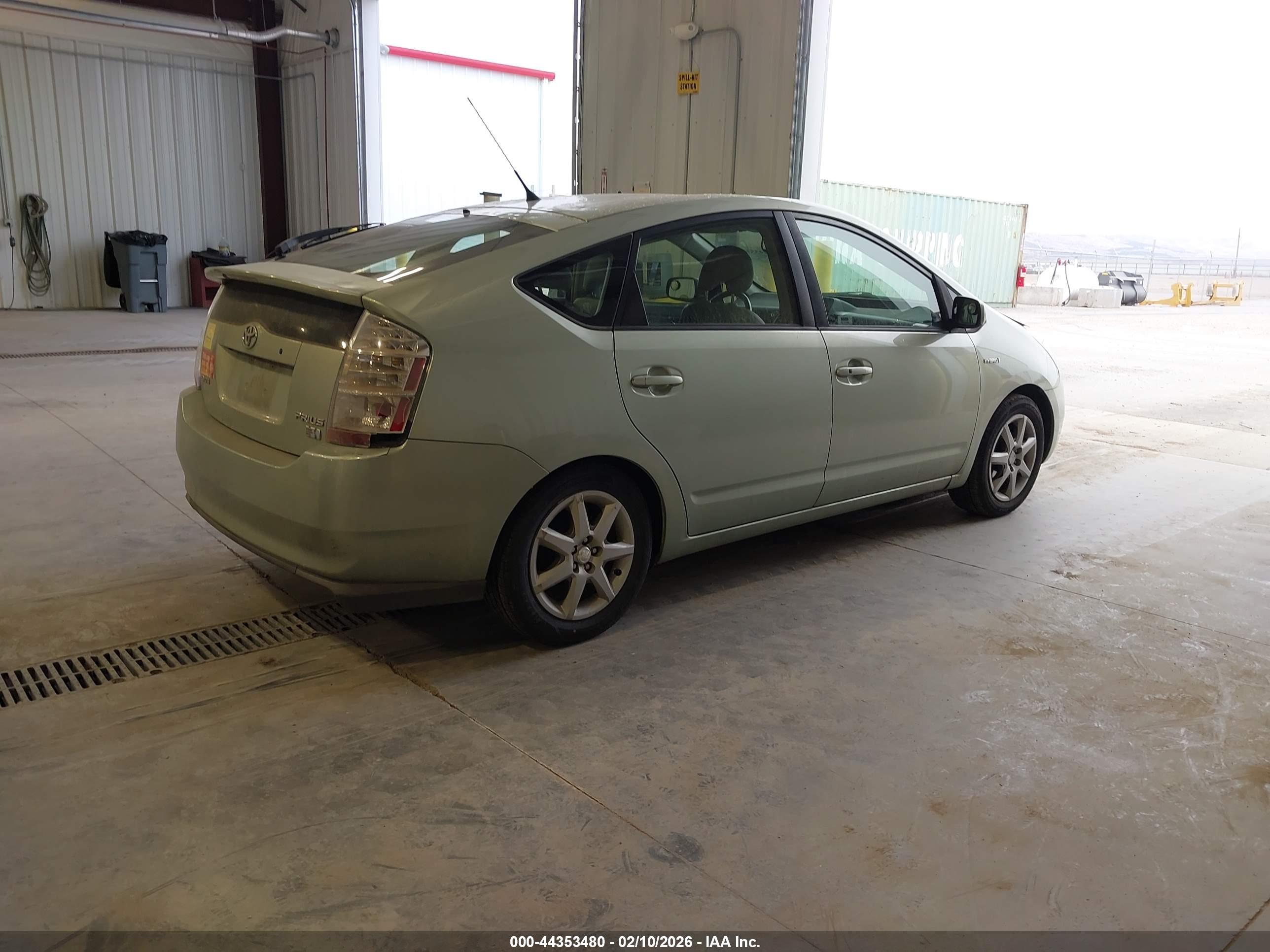 TOYOTA PRIUS image 4
