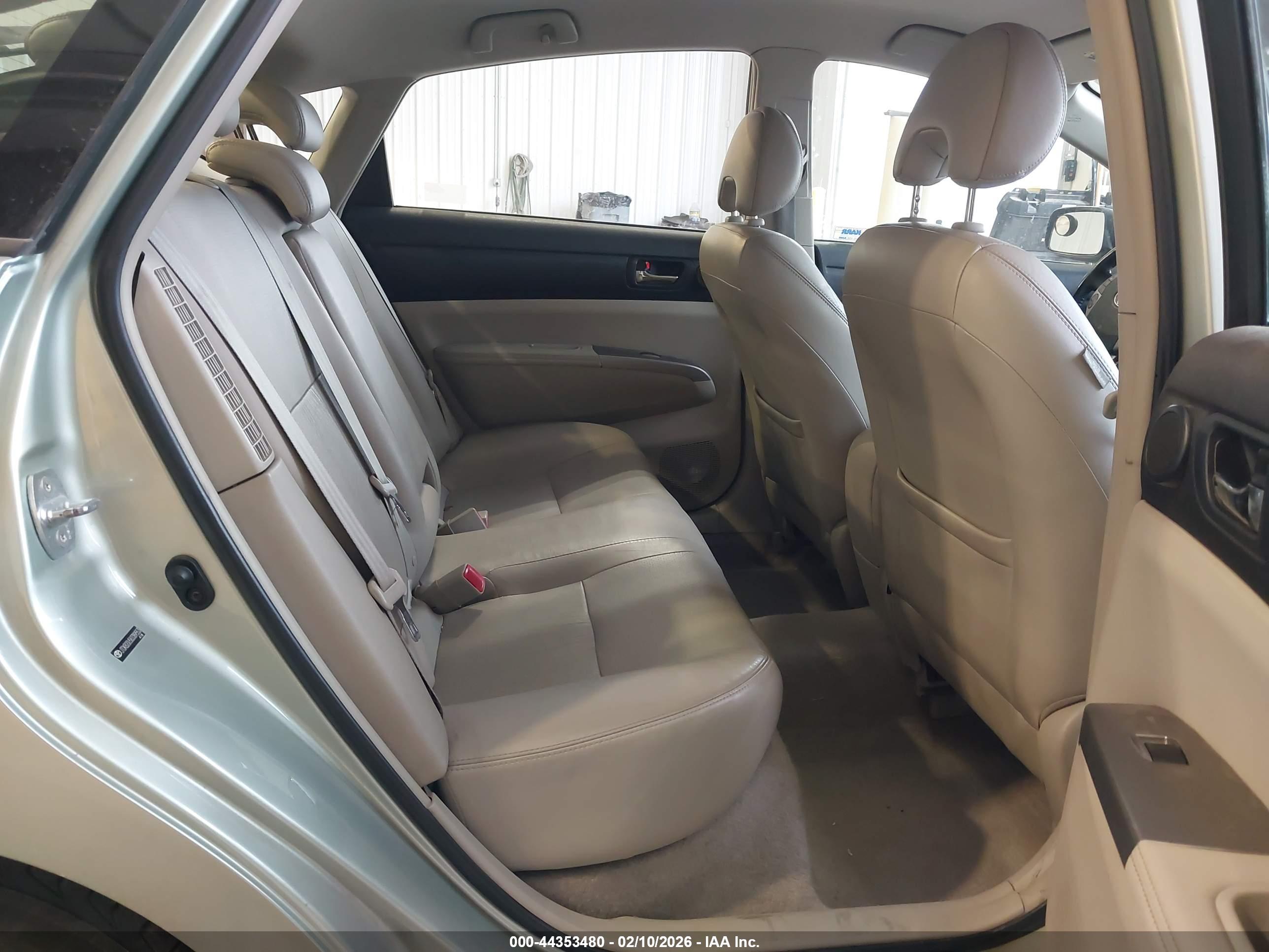 TOYOTA PRIUS image 8