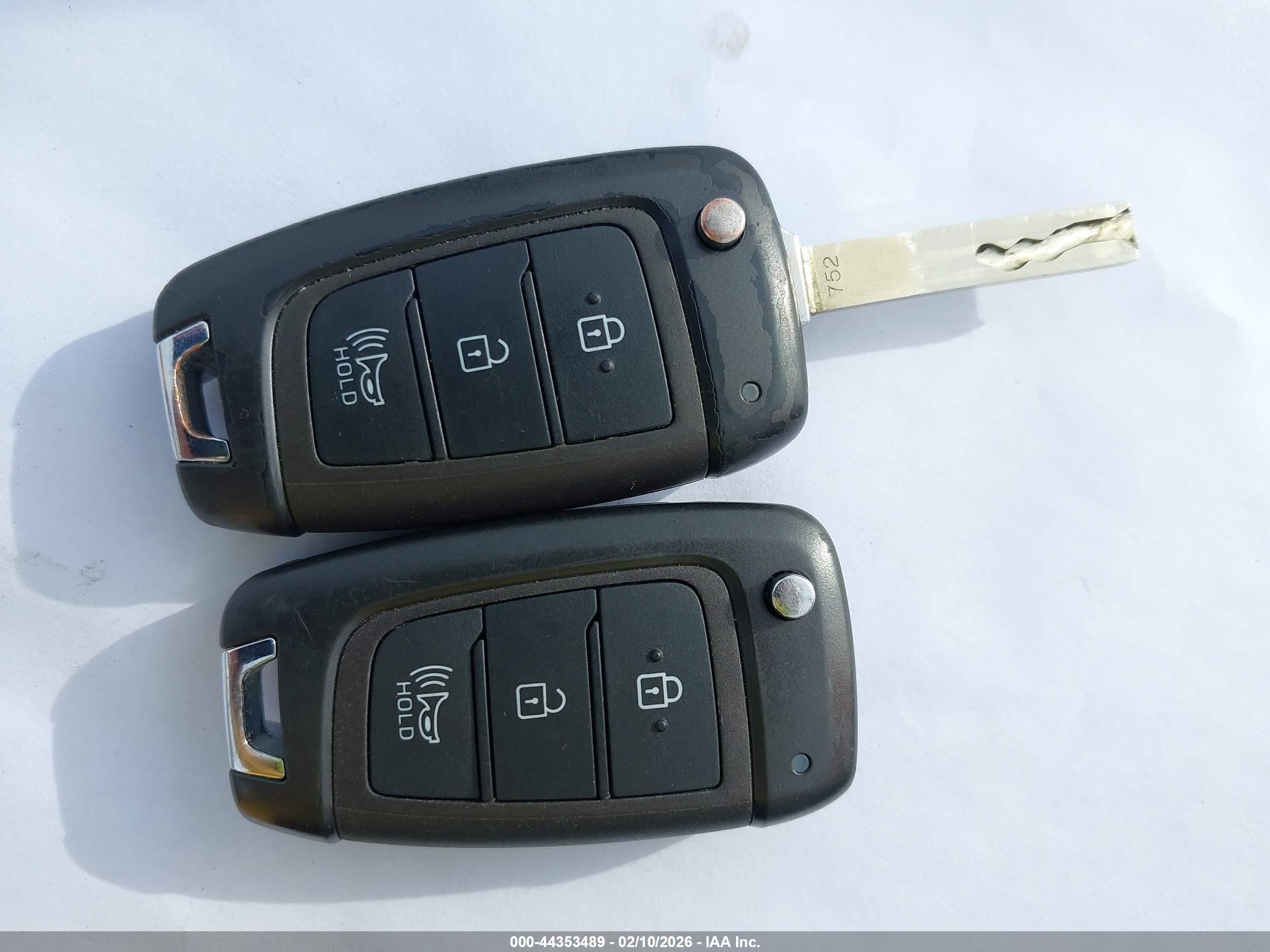 HYUNDAI VENUE image 11