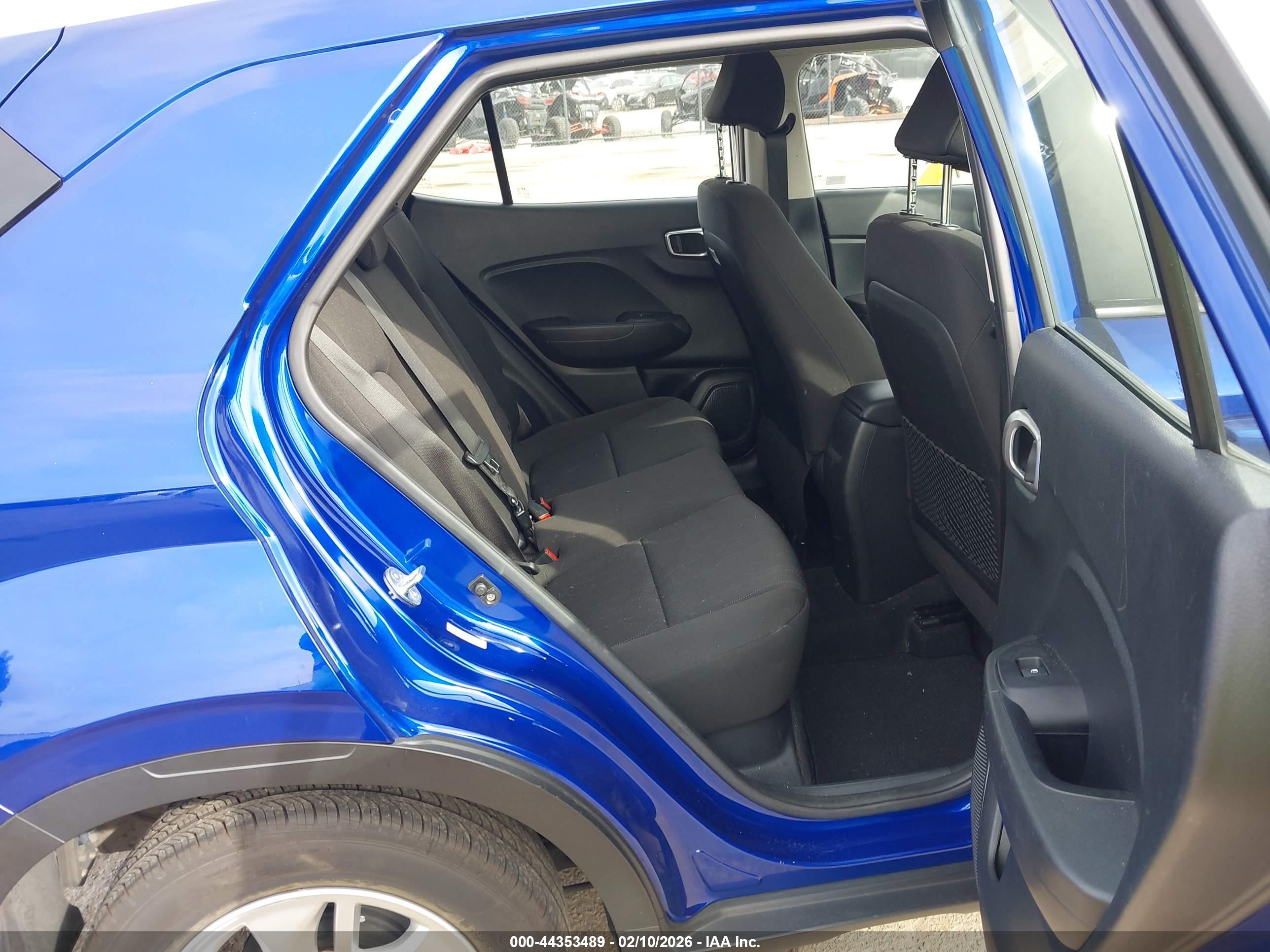 HYUNDAI VENUE image 8