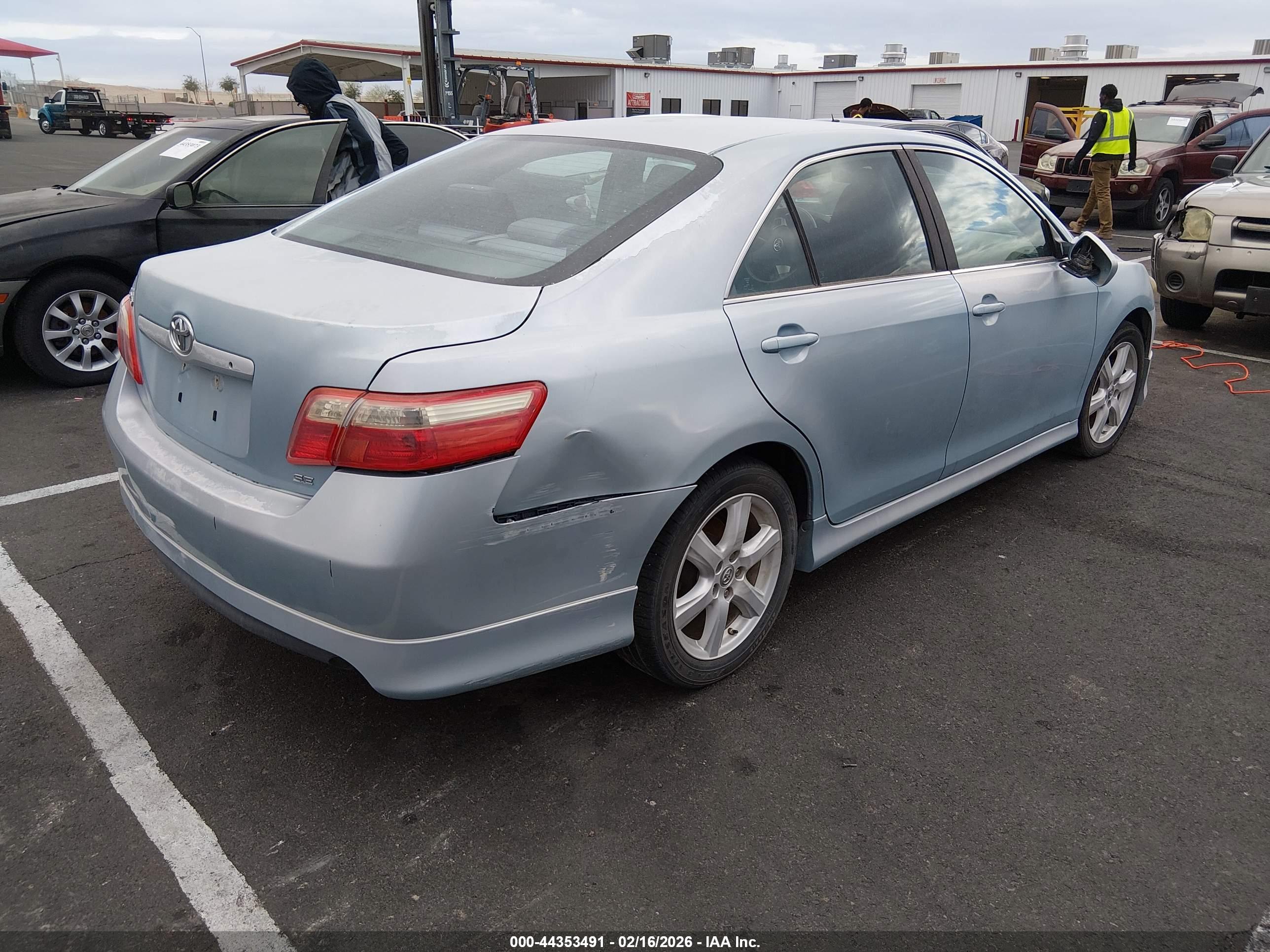 TOYOTA CAMRY image 4