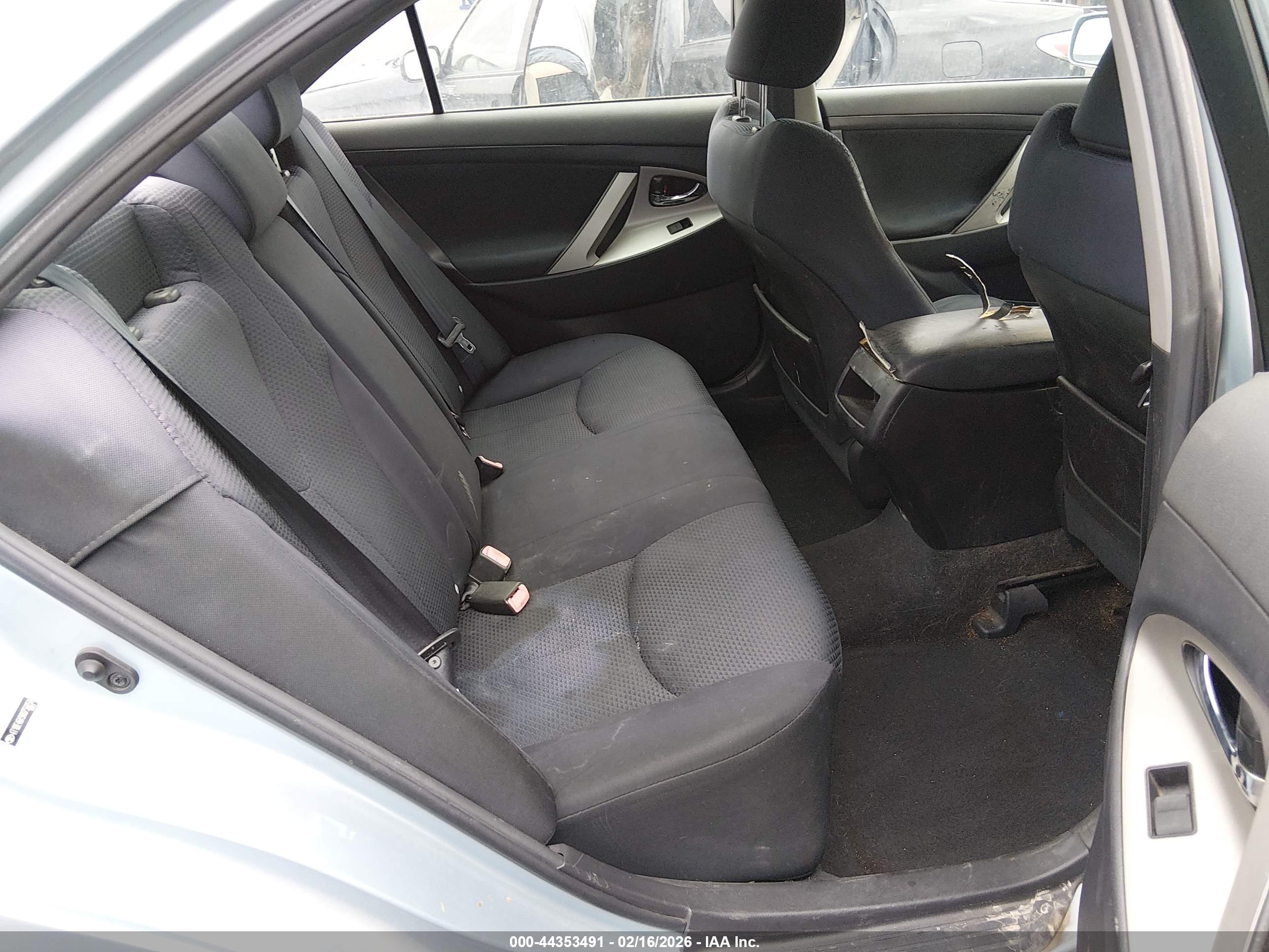 TOYOTA CAMRY image 8