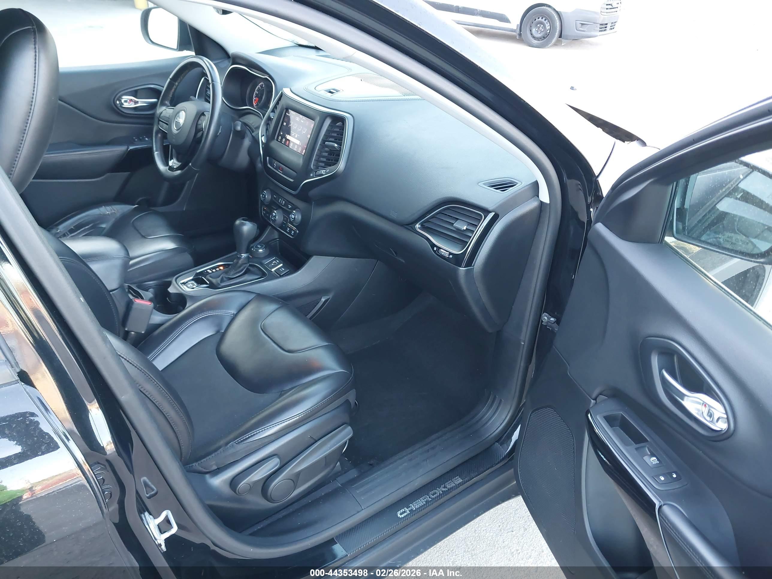 JEEP CHEROKEE image 5