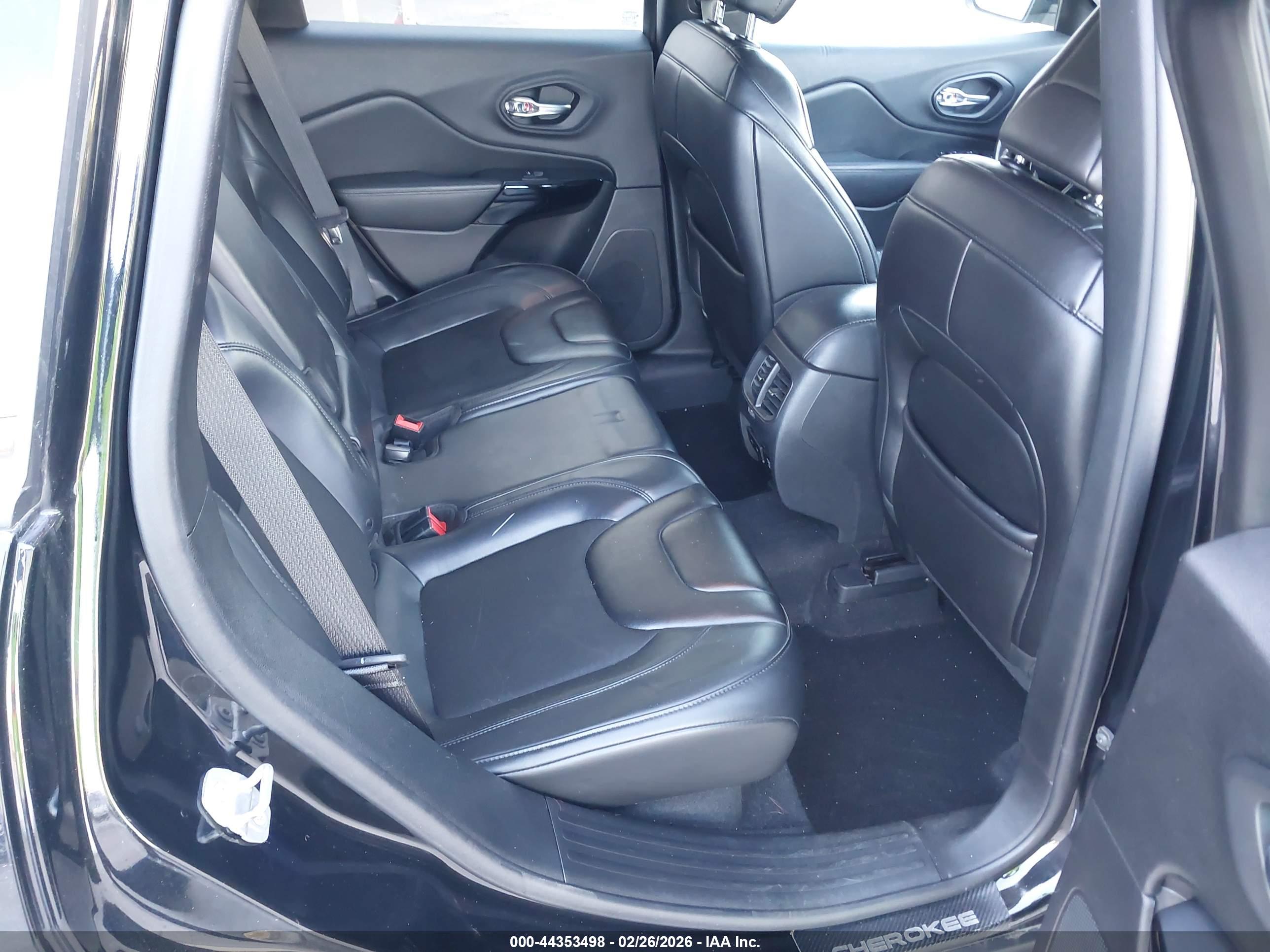 JEEP CHEROKEE image 8