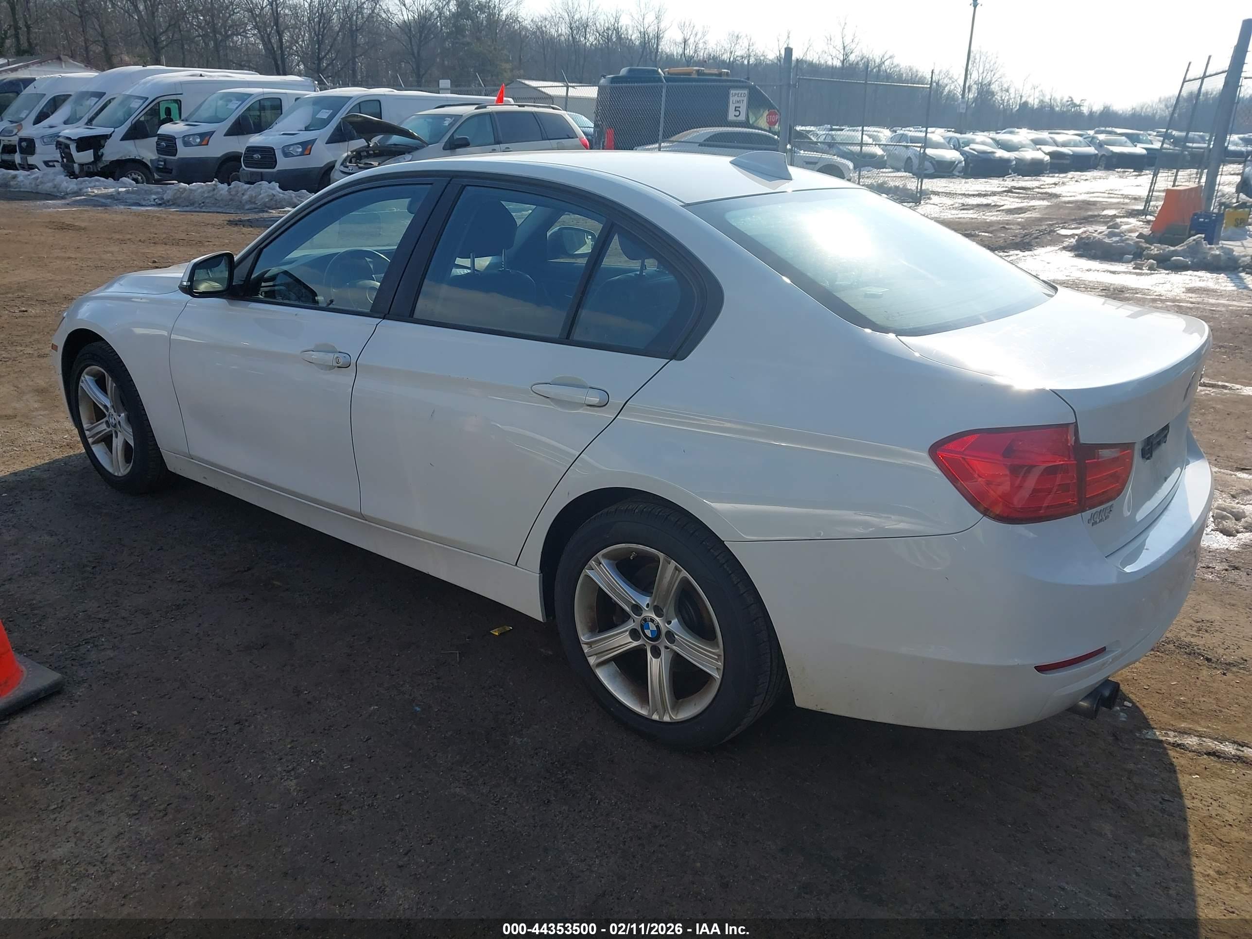 BMW 328I image 3