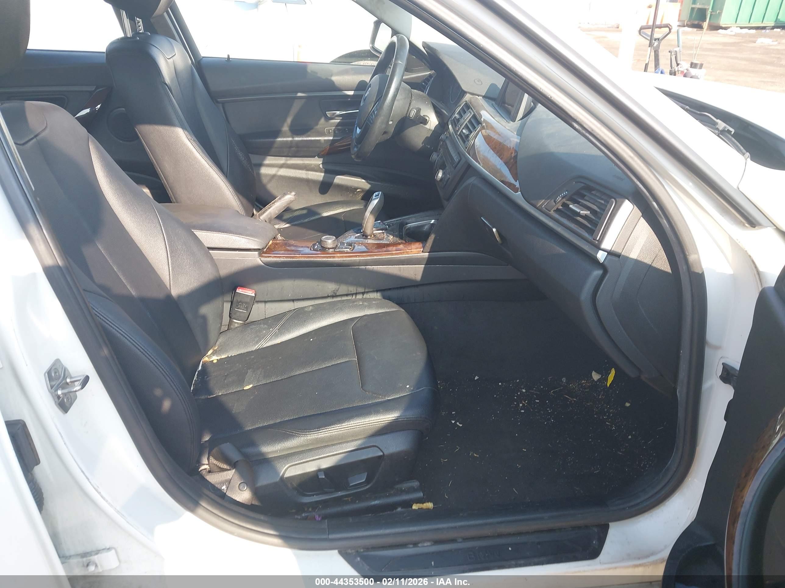 BMW 328I image 5