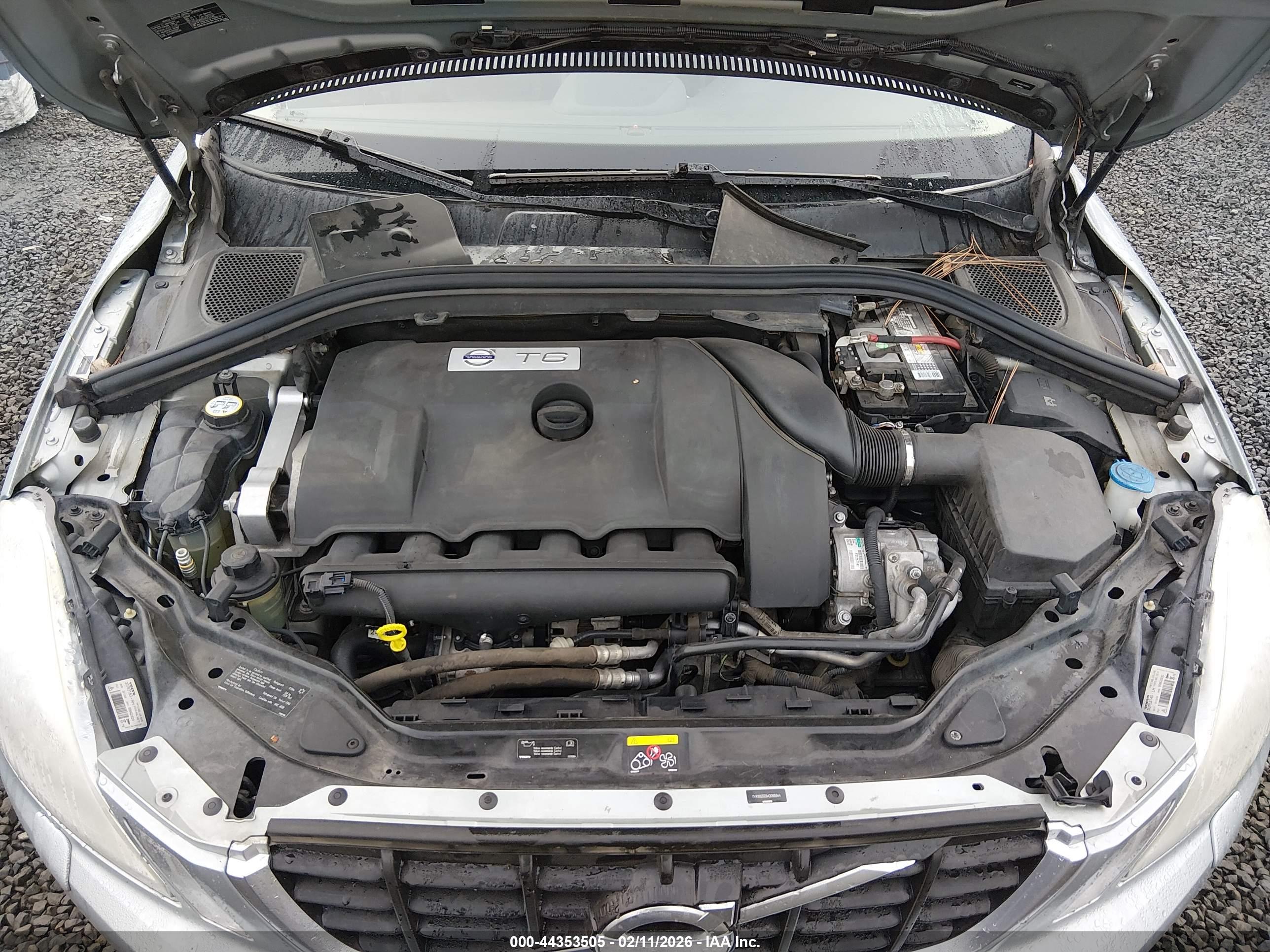 VOLVO XC60 image 10