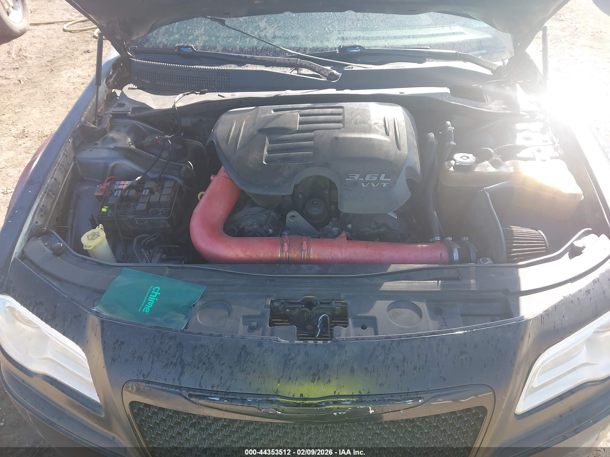 CHRYSLER 300 image 10