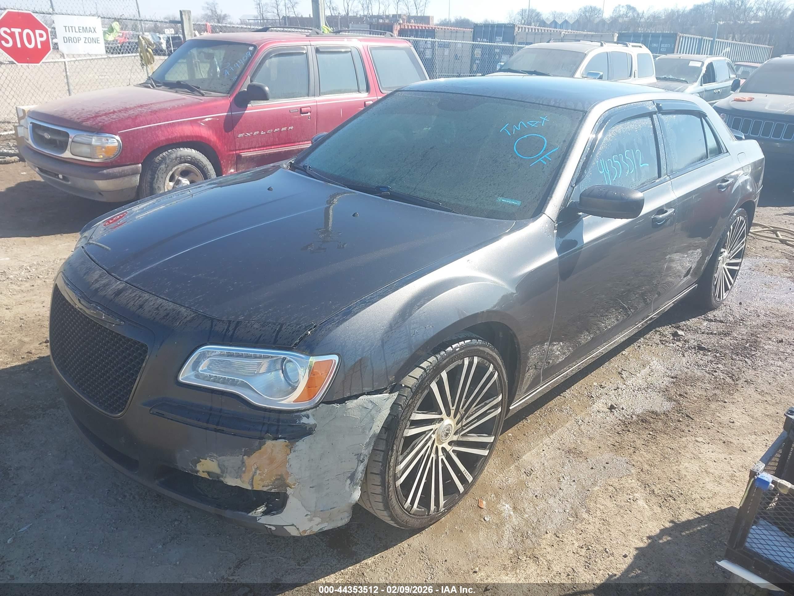 CHRYSLER 300 image 2