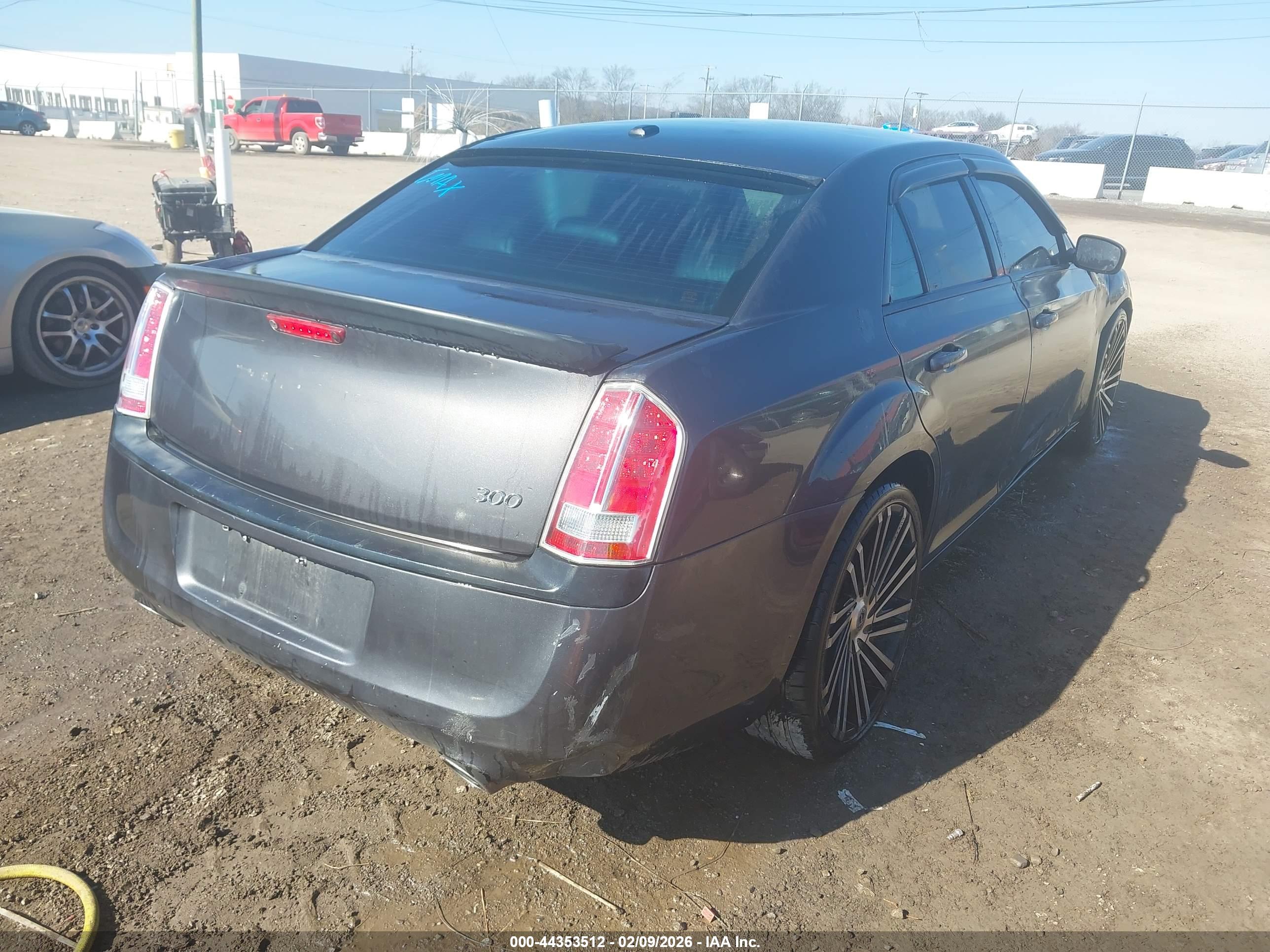 CHRYSLER 300 image 4
