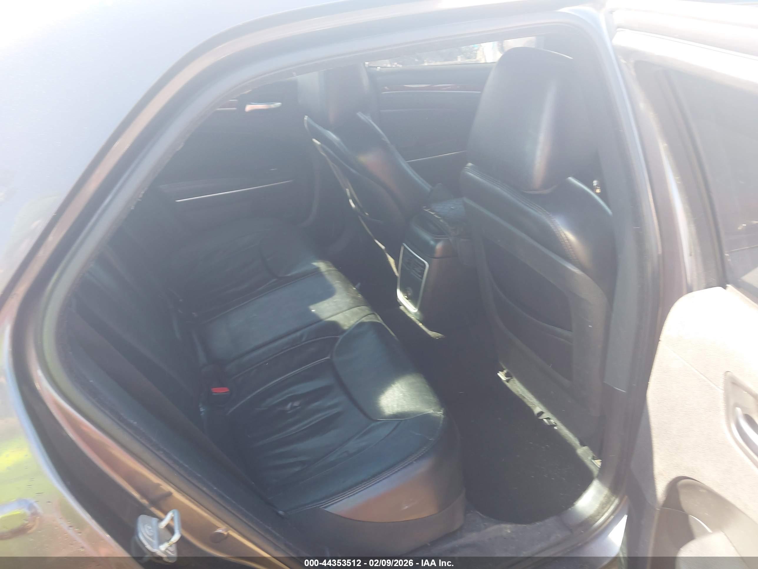 CHRYSLER 300 image 8
