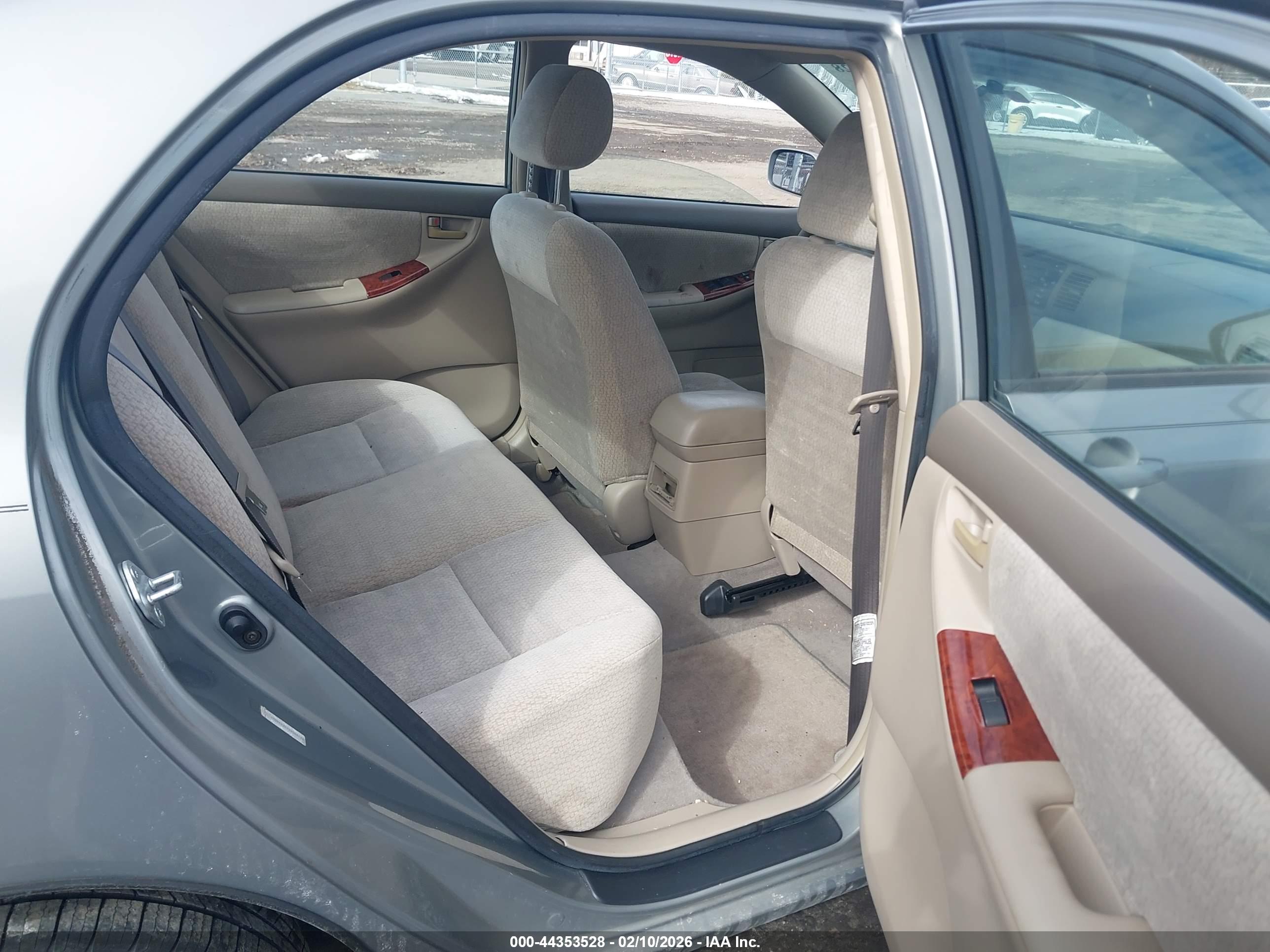 TOYOTA COROLLA image 8