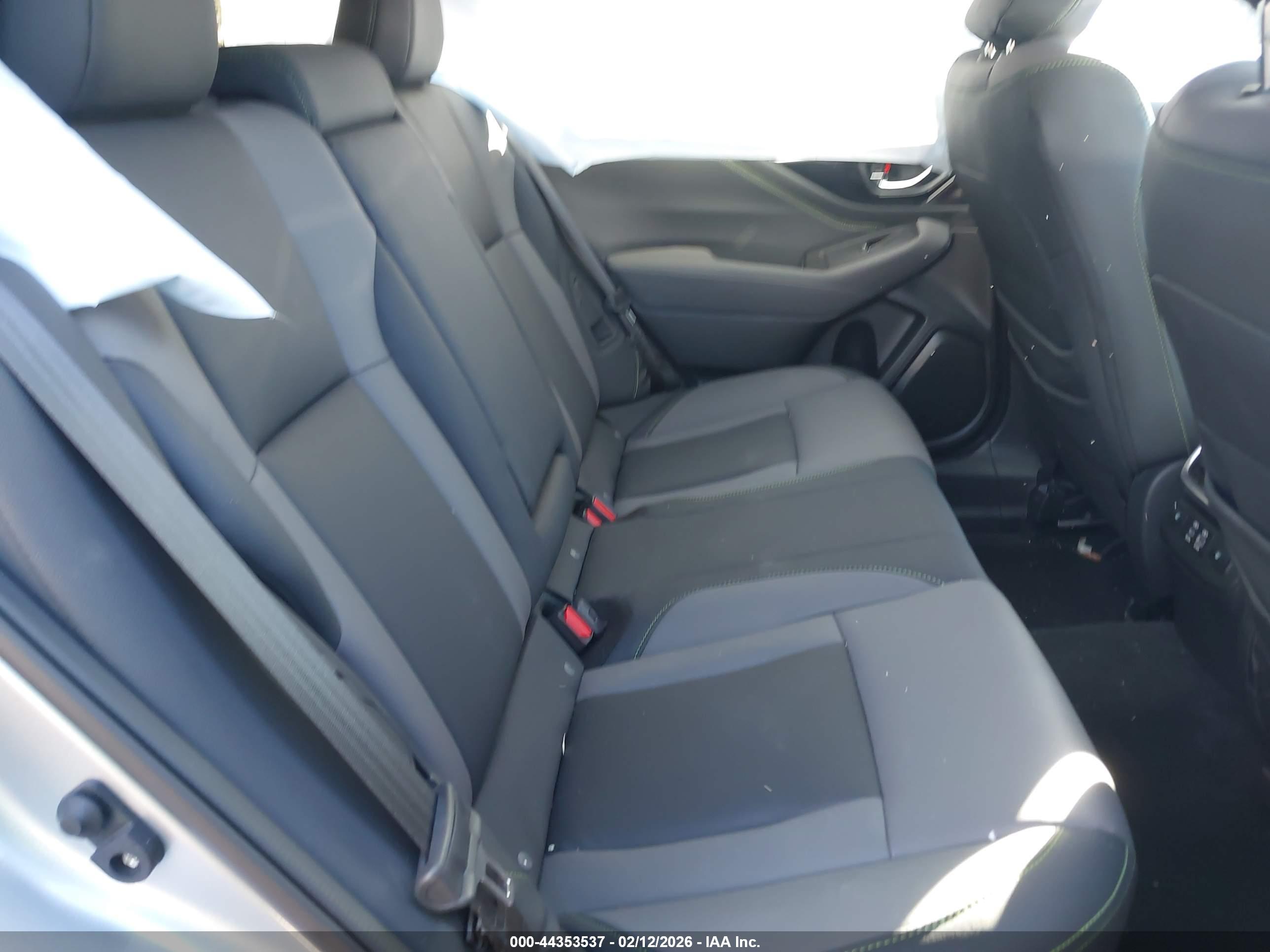 SUBARU OUTBACK image 8