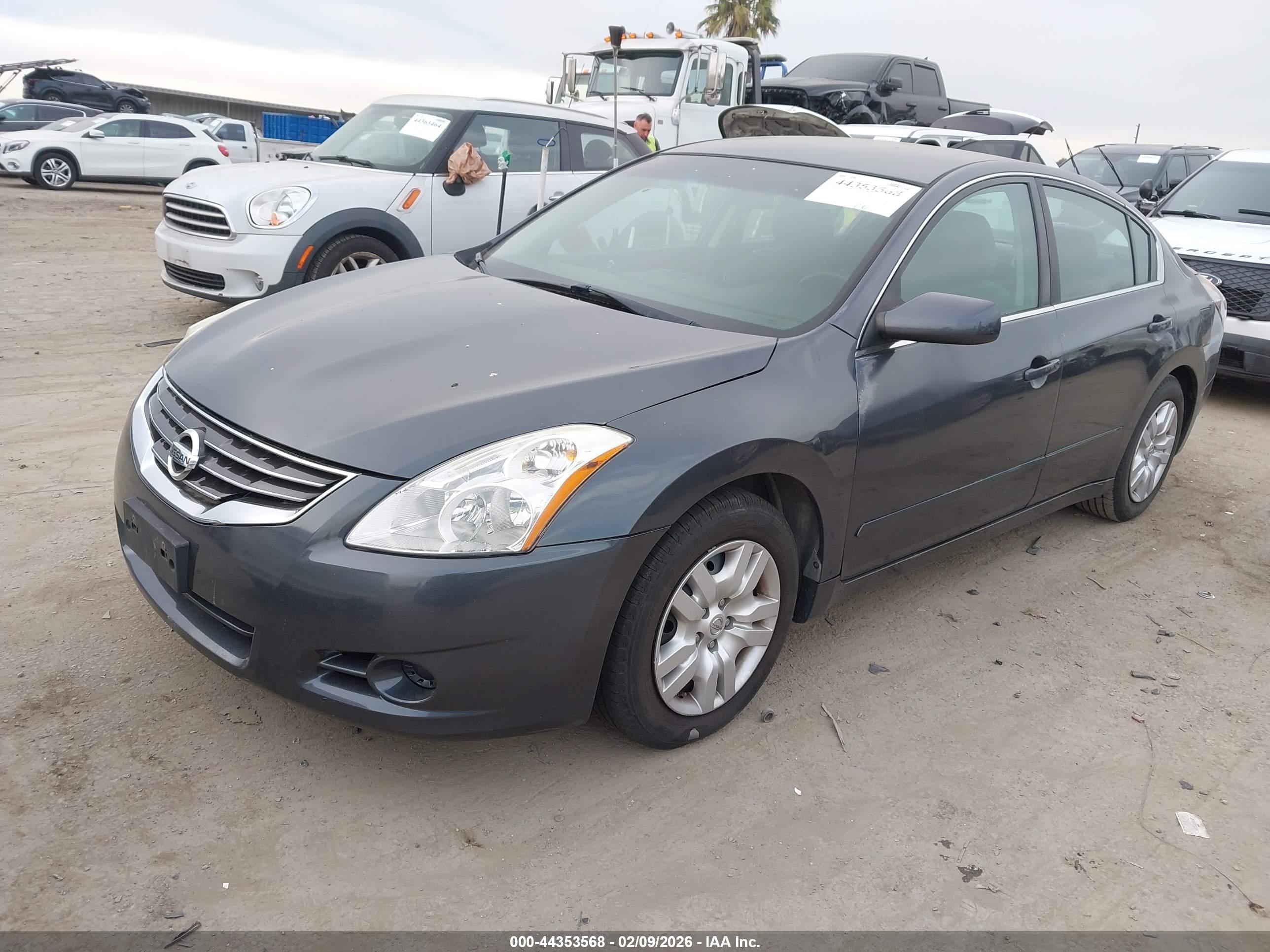 NISSAN ALTIMA image 2