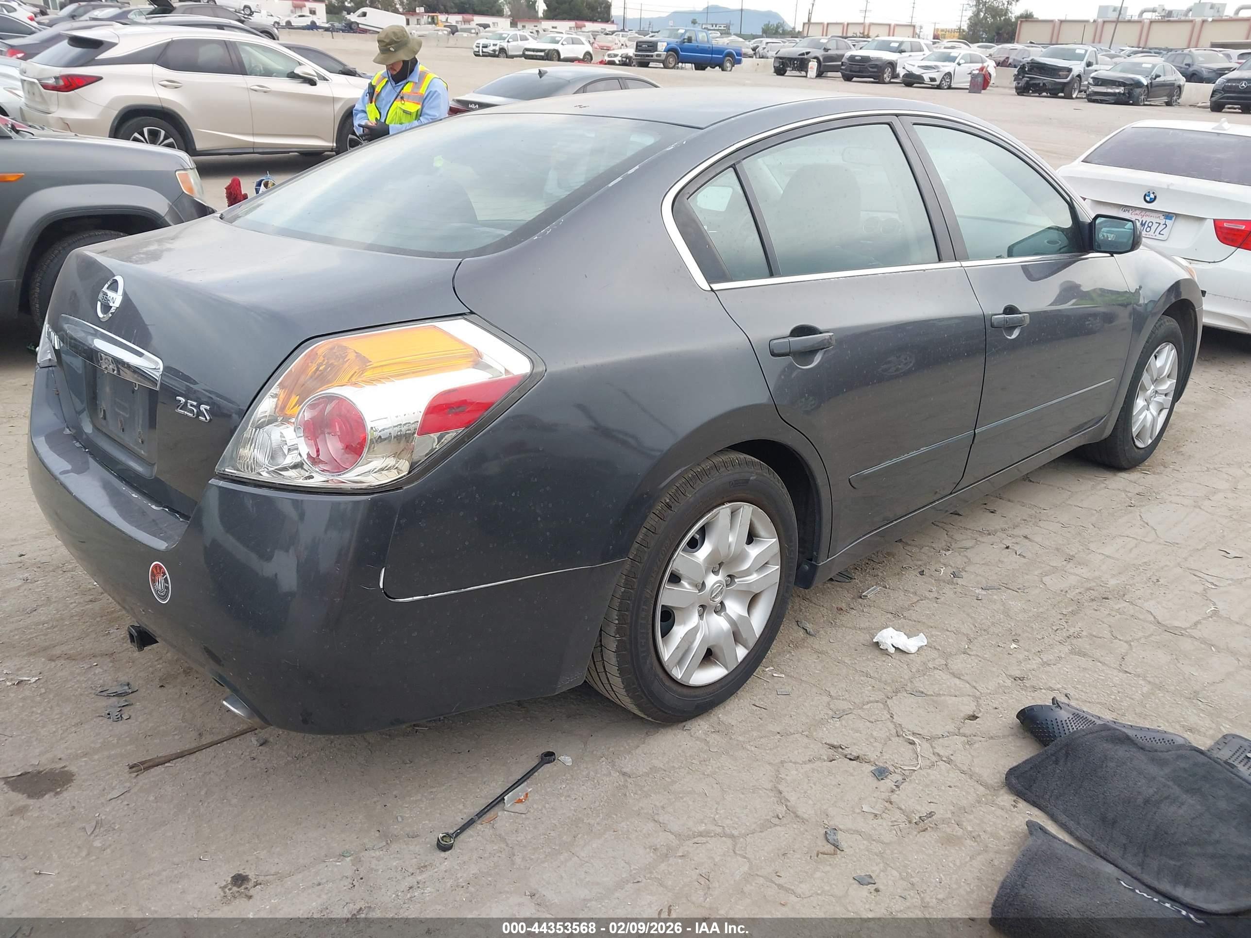 NISSAN ALTIMA image 4