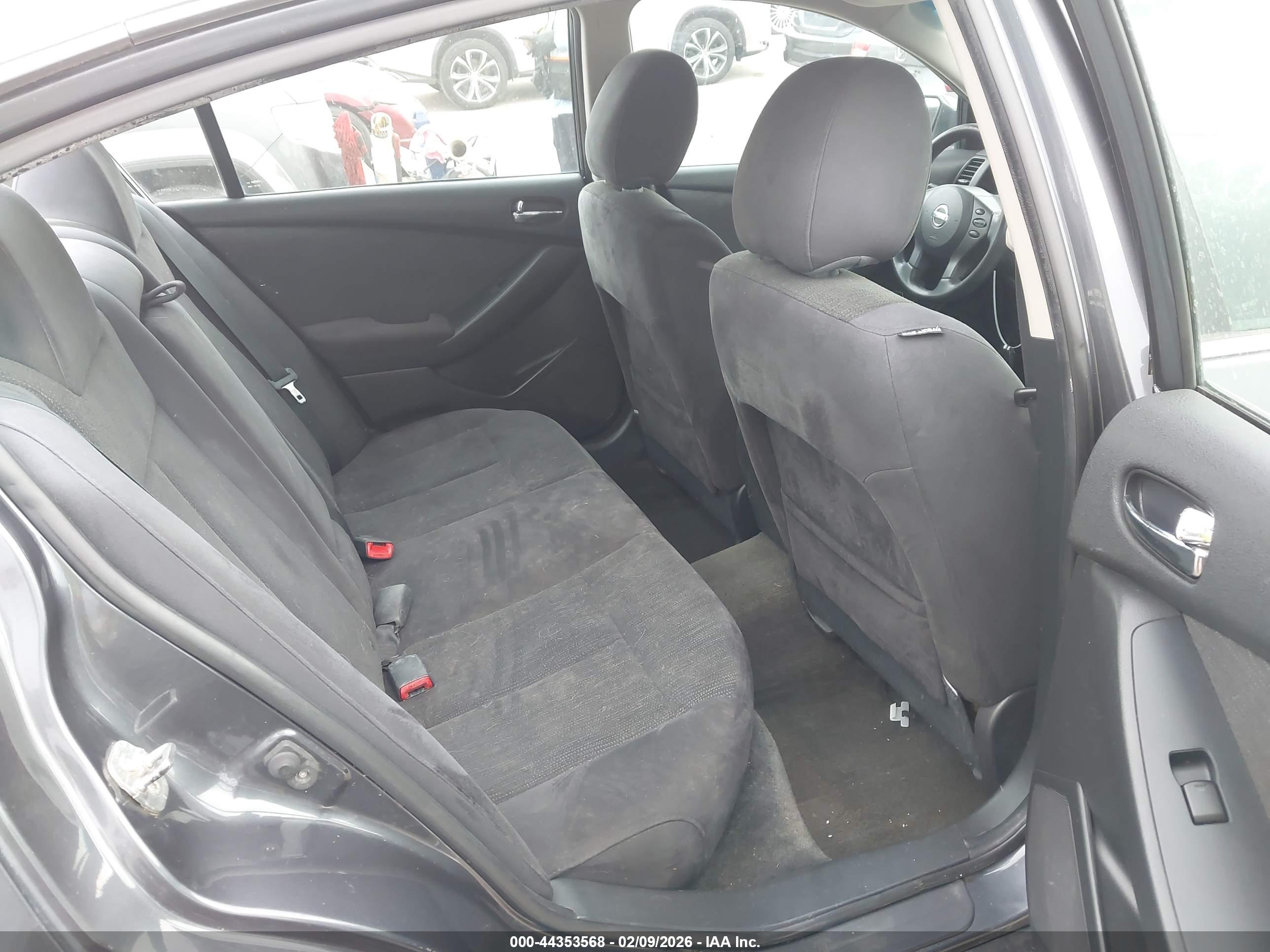 NISSAN ALTIMA image 8