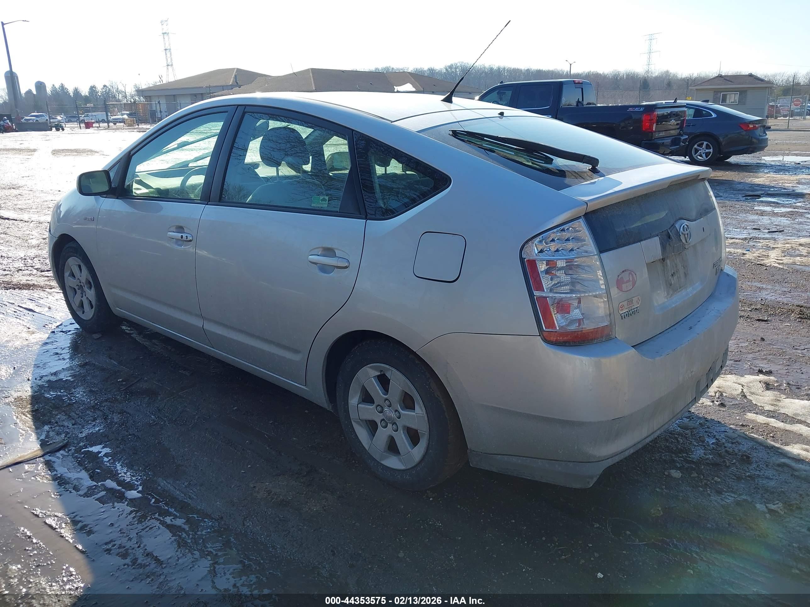 TOYOTA PRIUS image 3