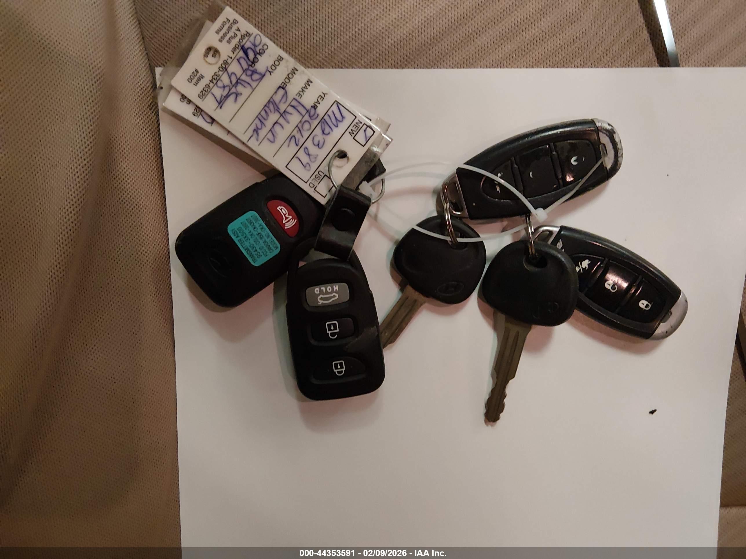 HYUNDAI ELANTRA image 11