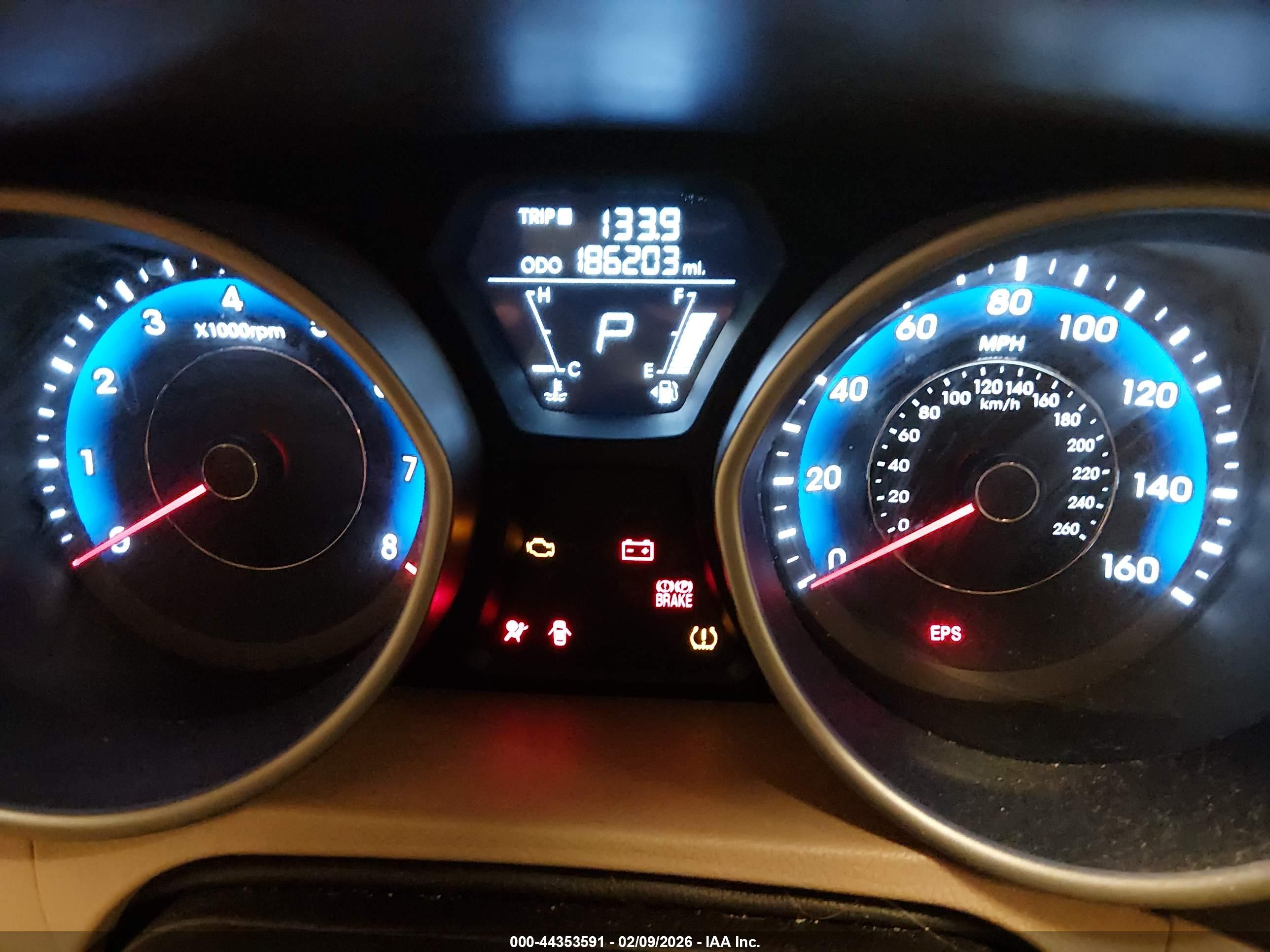 HYUNDAI ELANTRA image 7