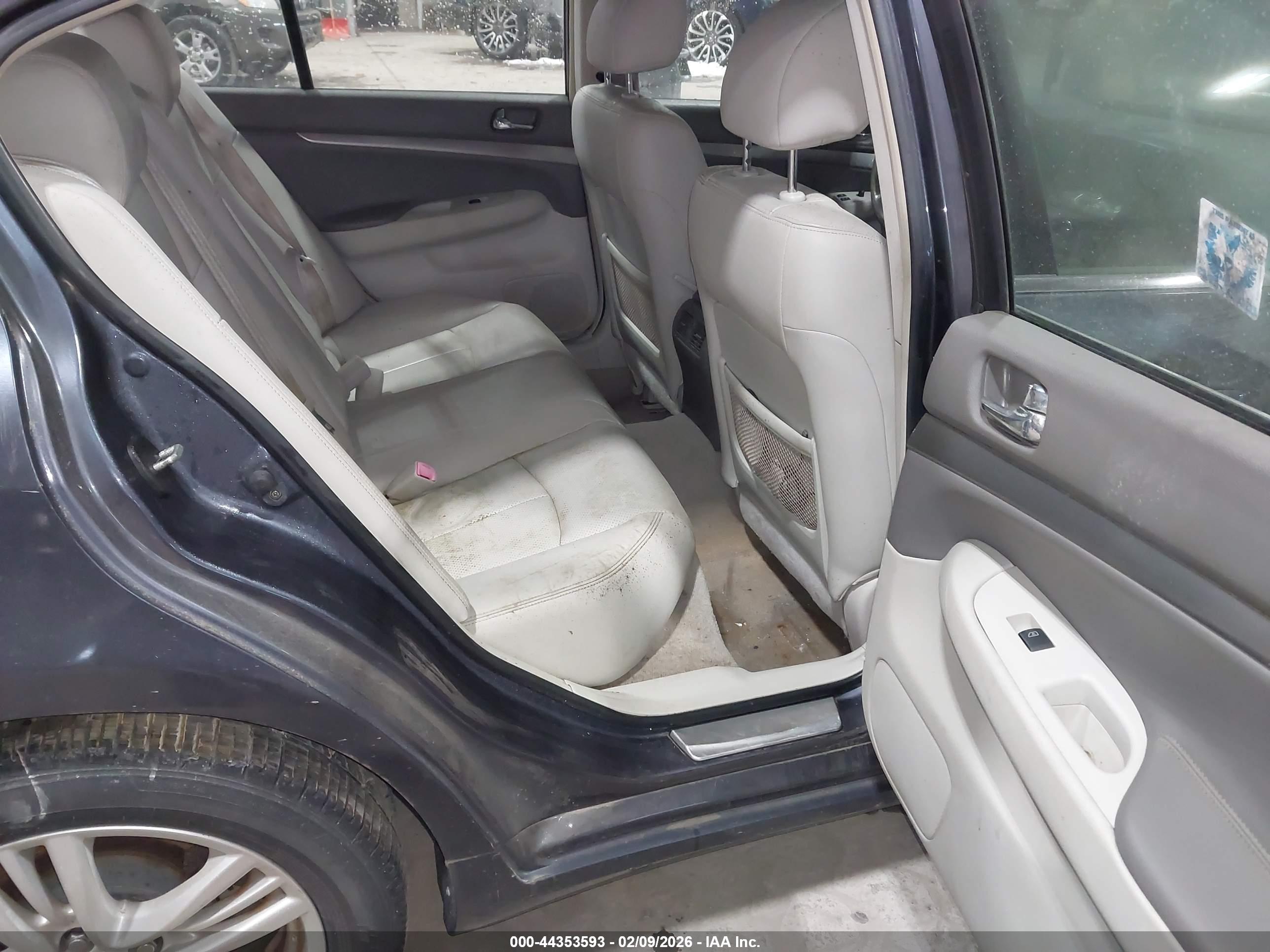 INFINITI G37X image 8