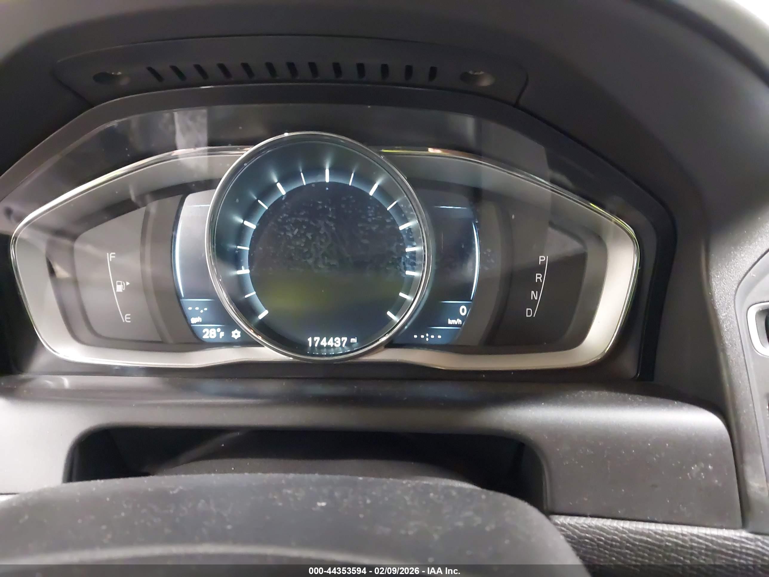 VOLVO XC60 image 7