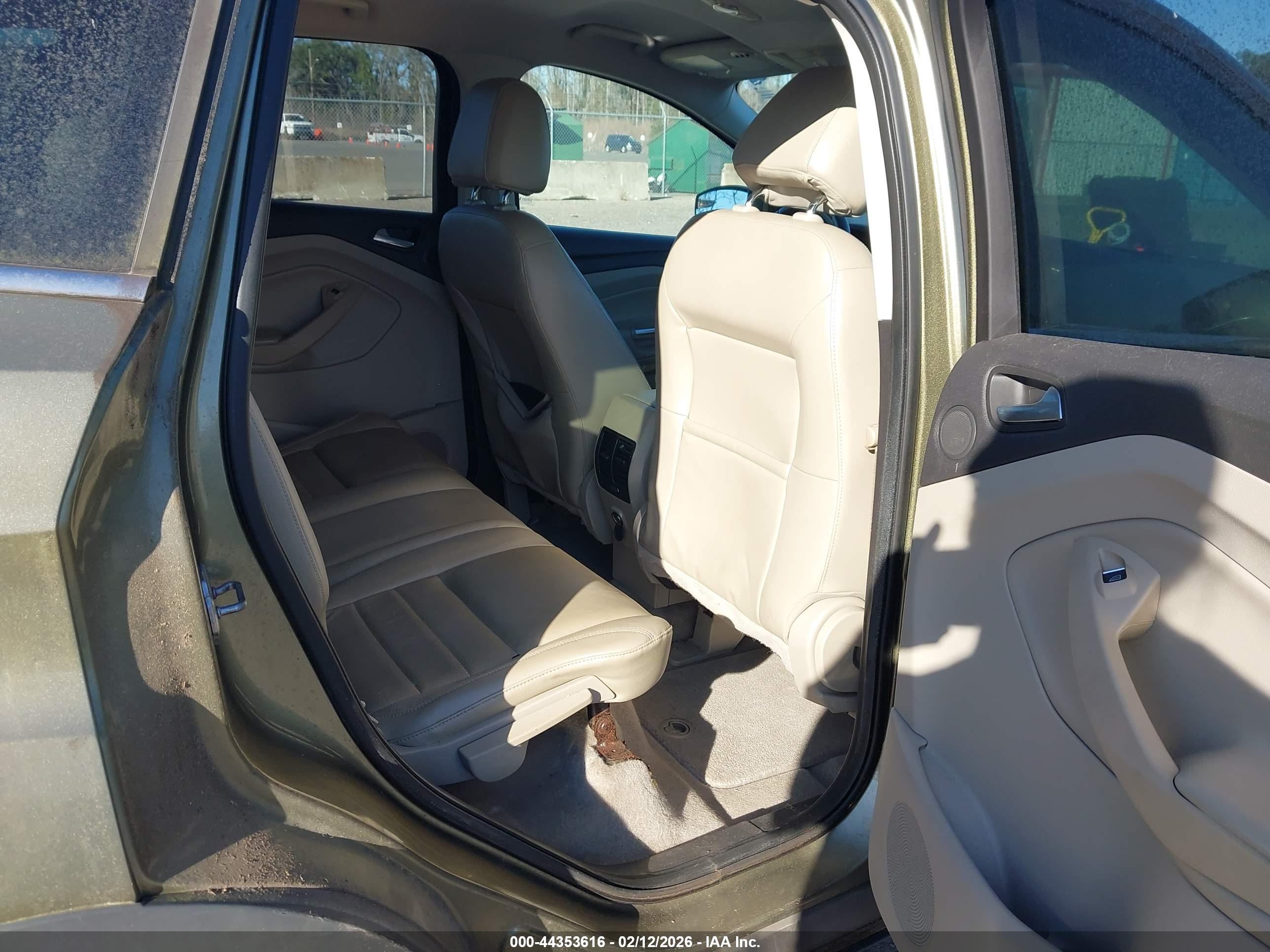 FORD ESCAPE image 8