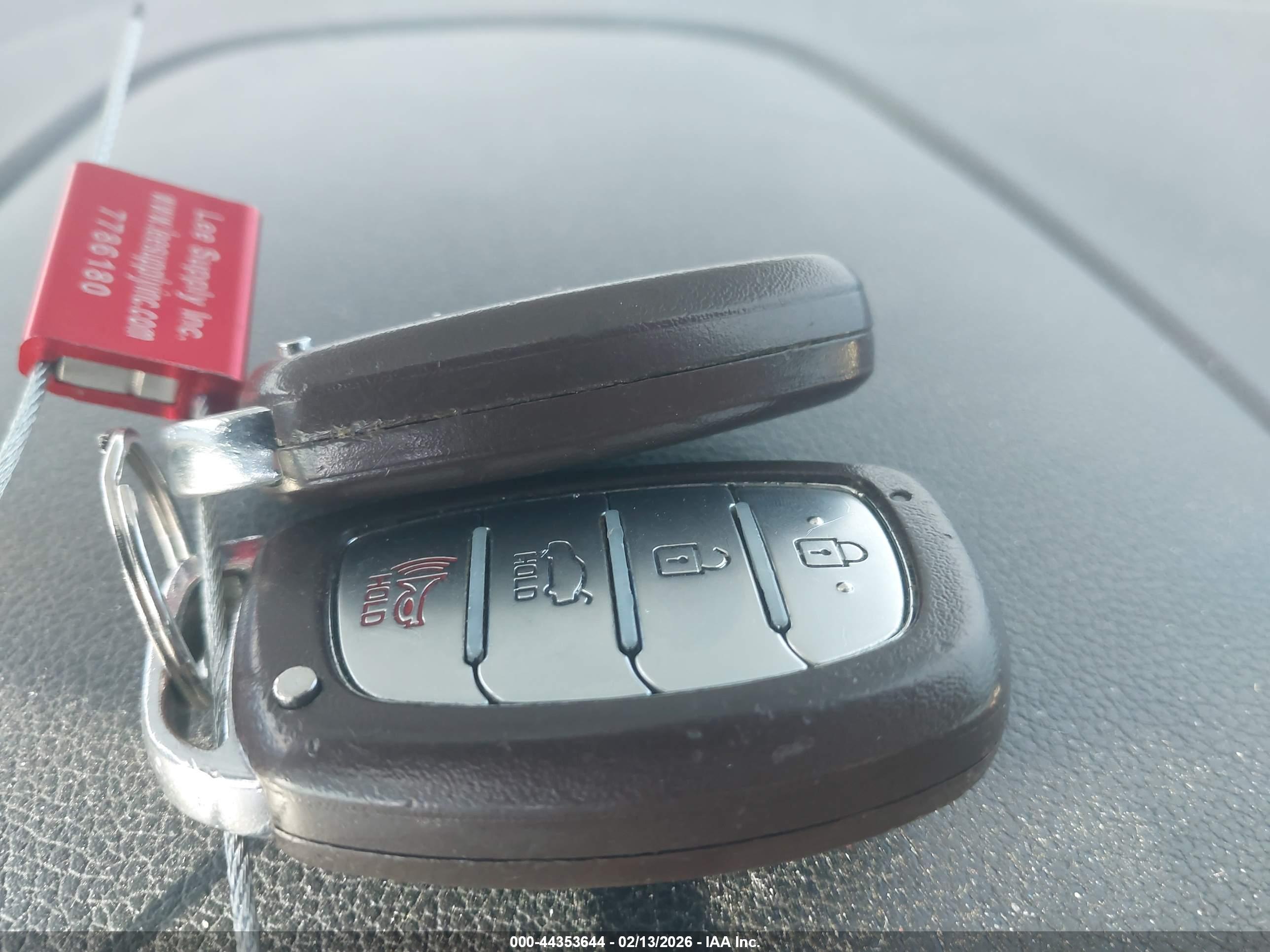 HYUNDAI ELANTRA image 11