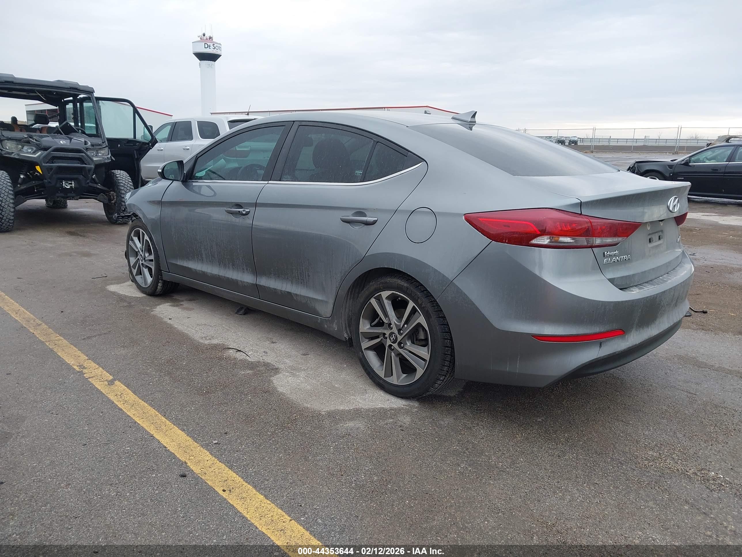 HYUNDAI ELANTRA image 3