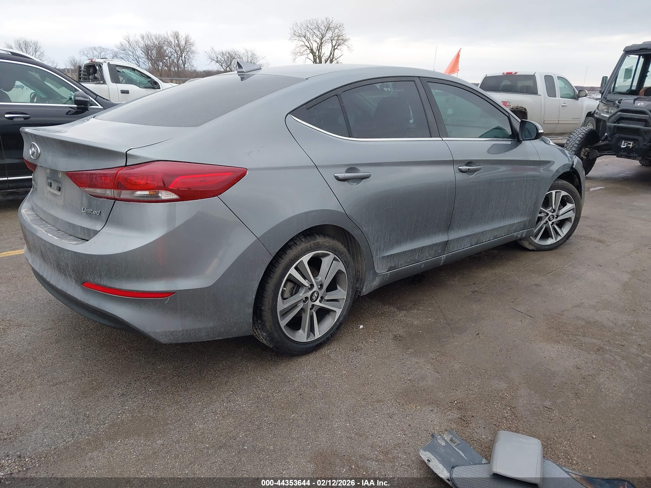 HYUNDAI ELANTRA image 4