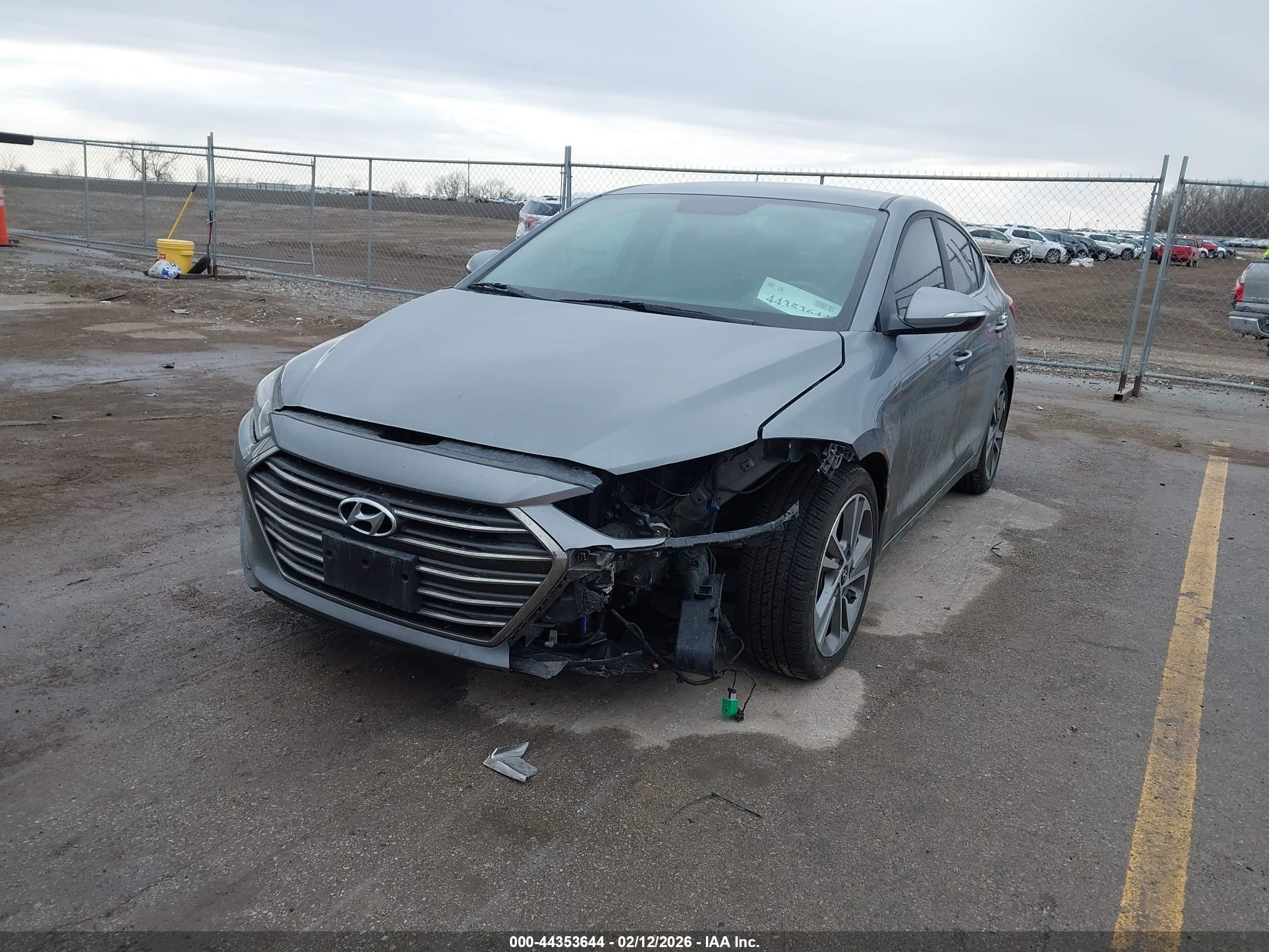 HYUNDAI ELANTRA image 6
