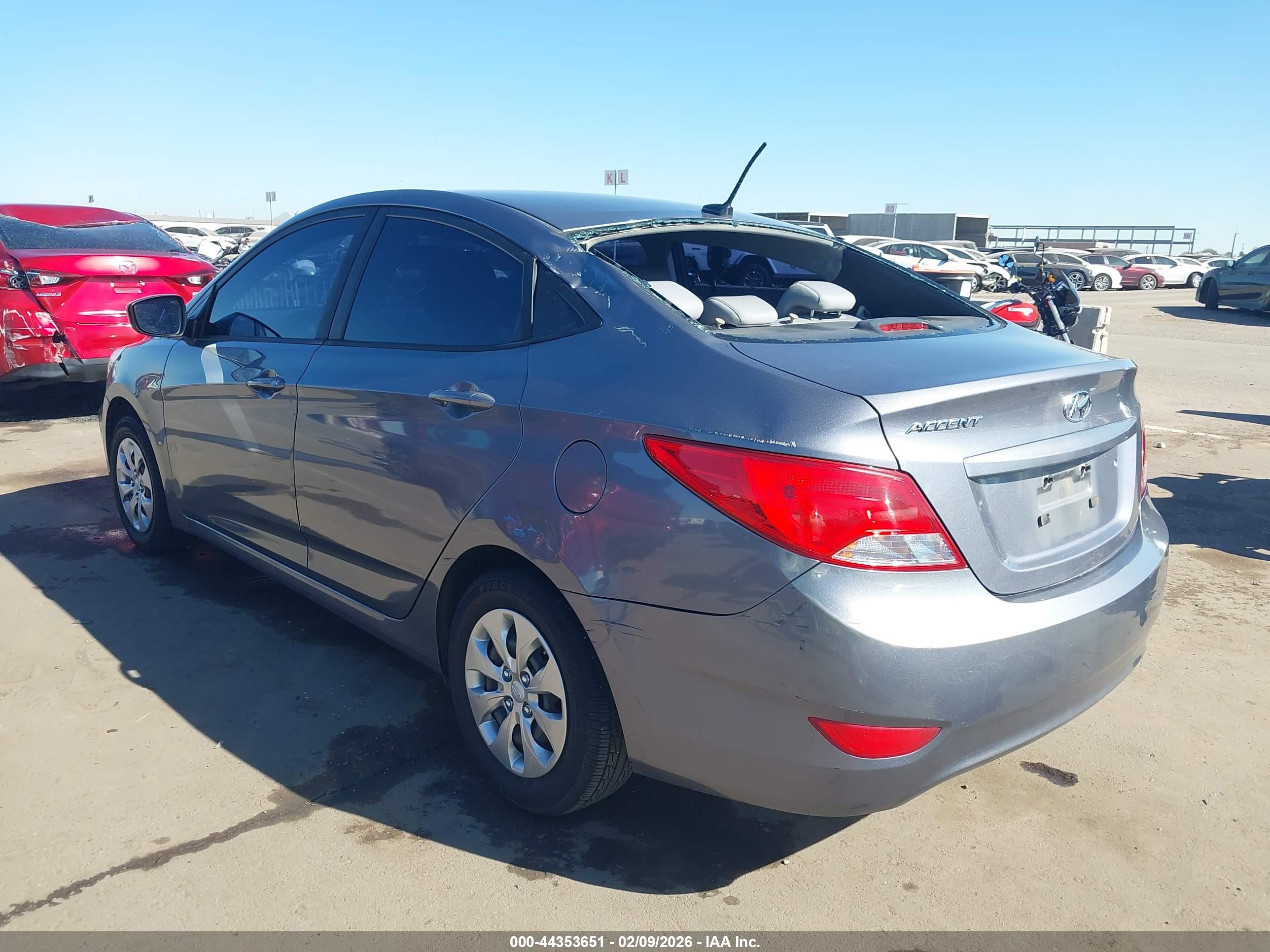 HYUNDAI ACCENT image 6