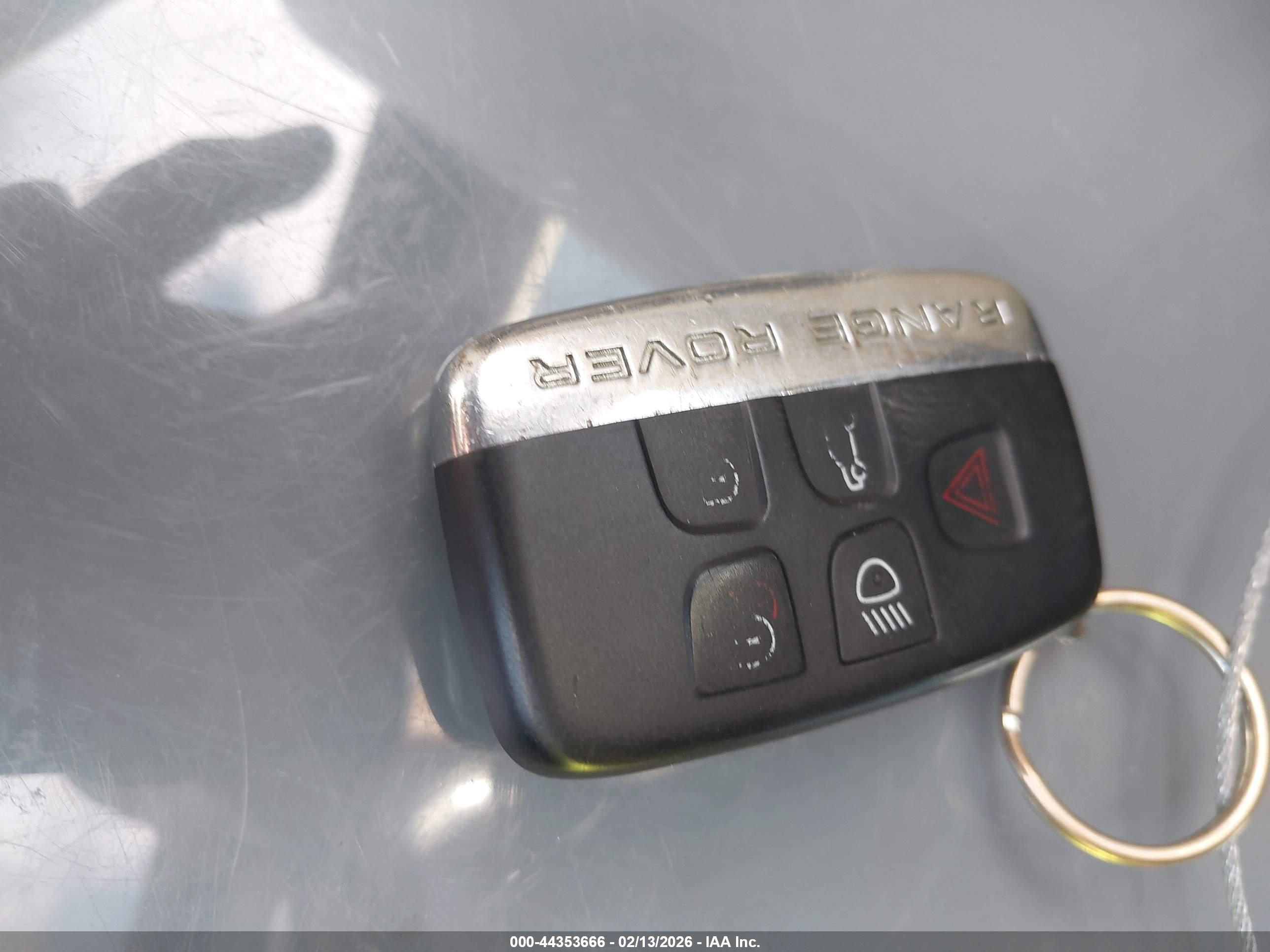 LAND ROVER image 11