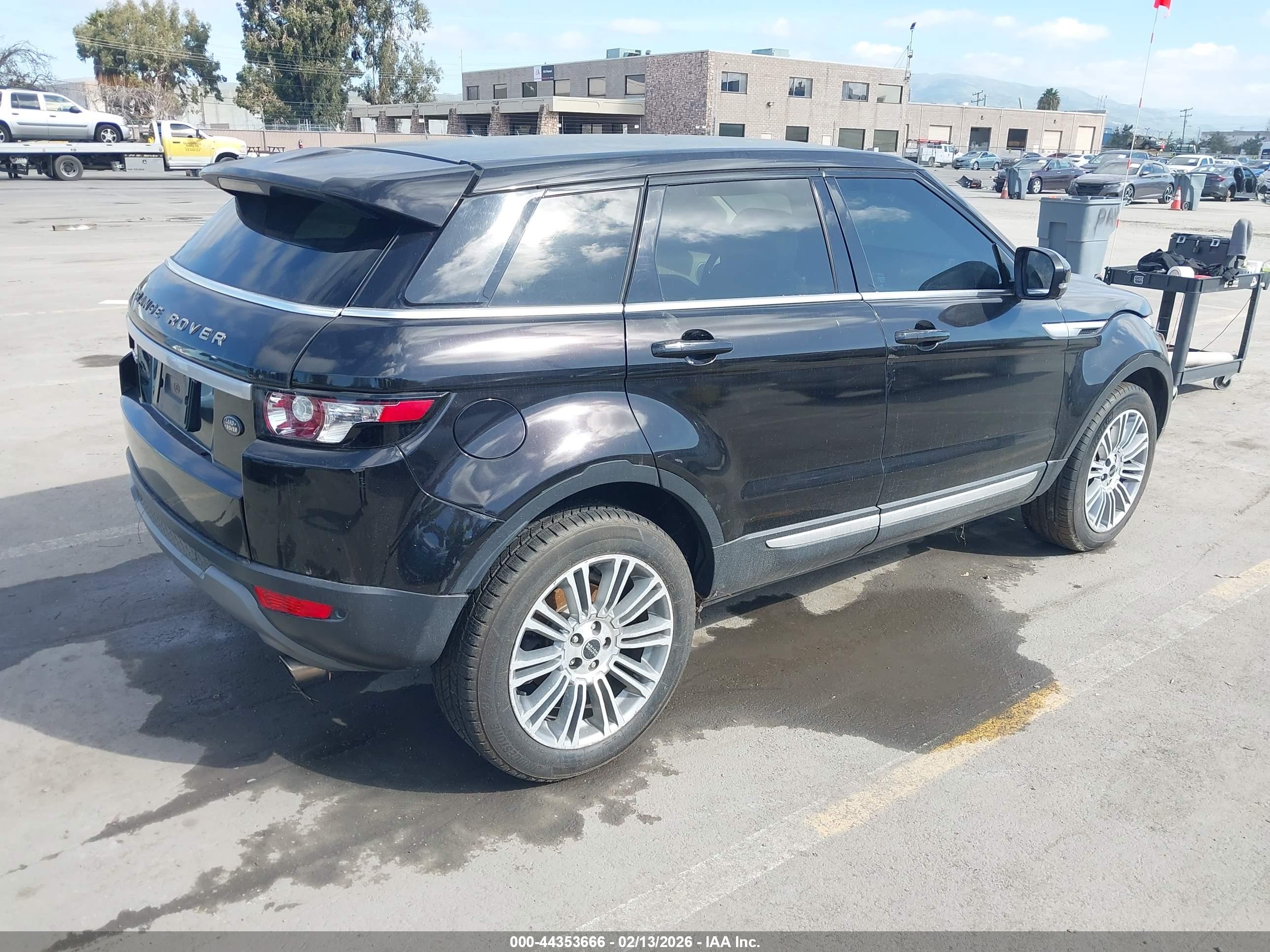 LAND ROVER image 4
