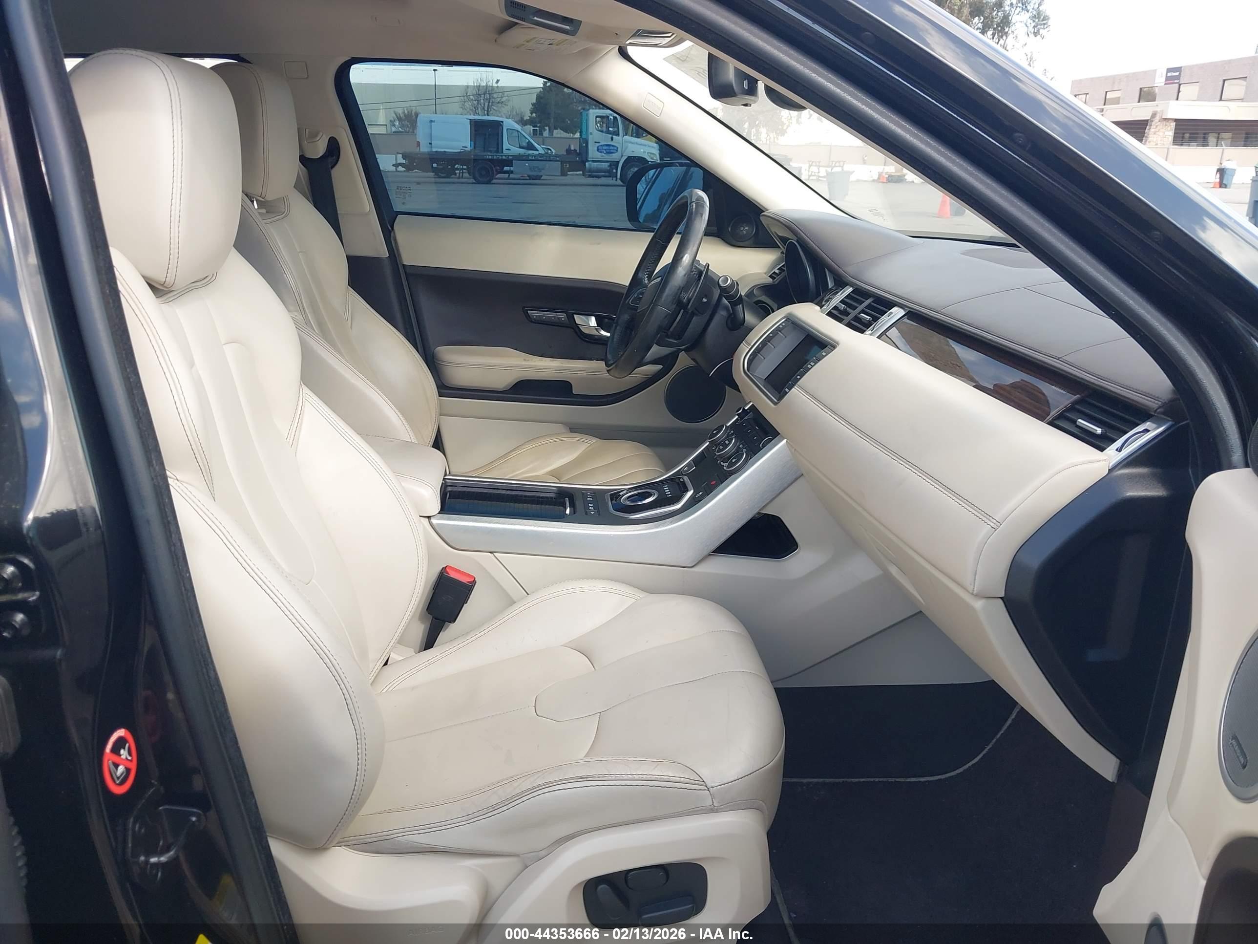 LAND ROVER image 5