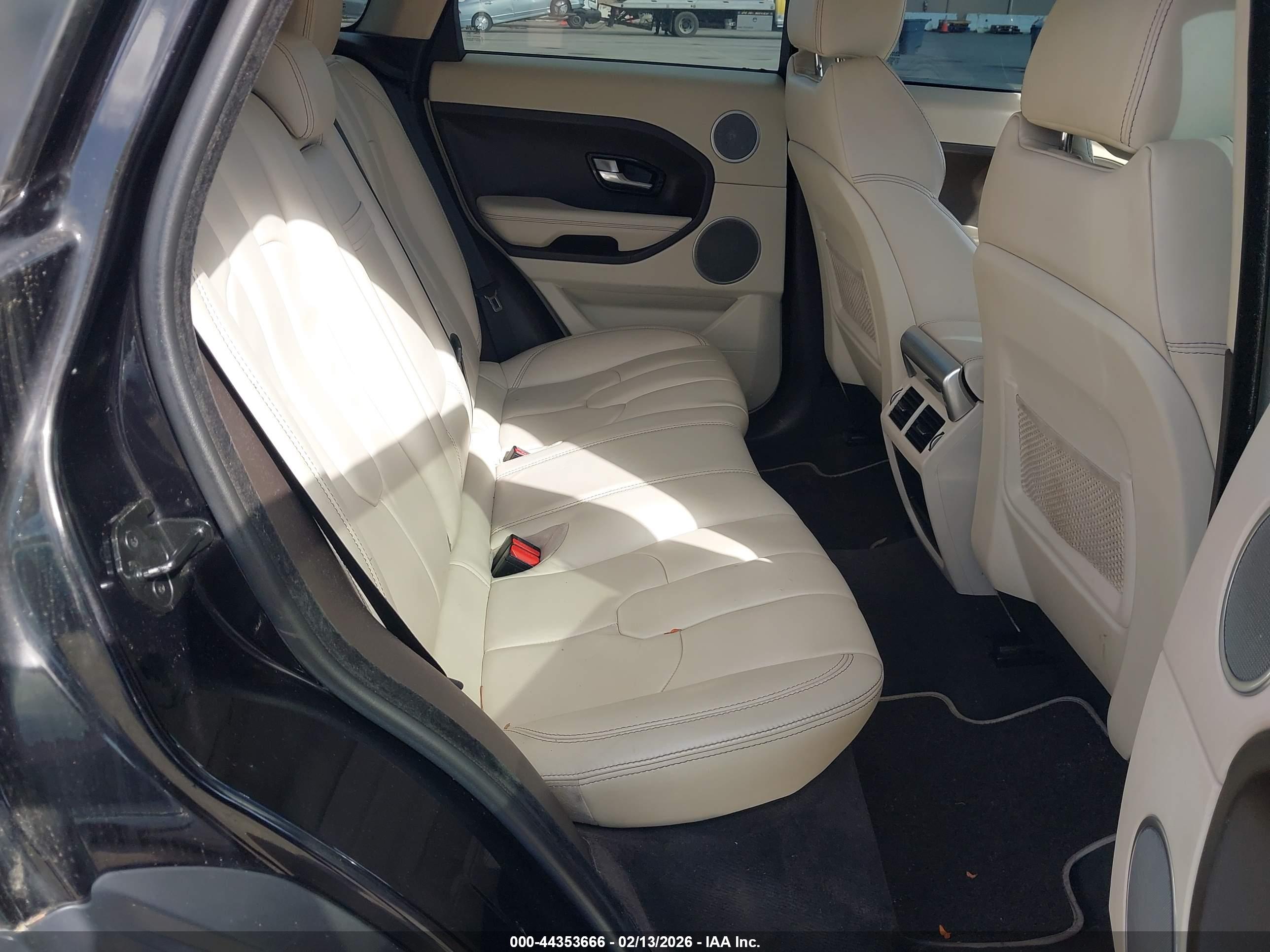 LAND ROVER image 8