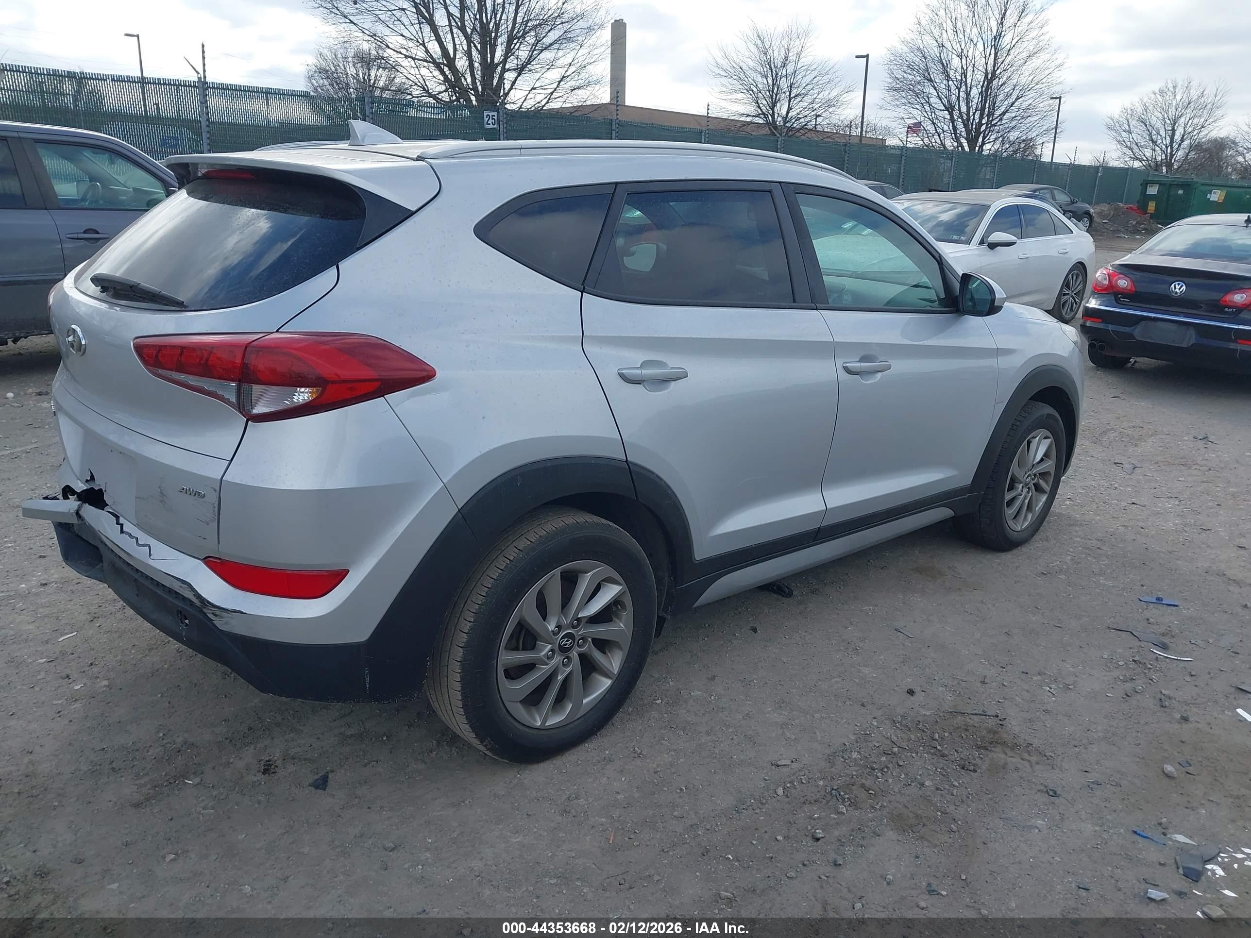 HYUNDAI TUCSON image 4