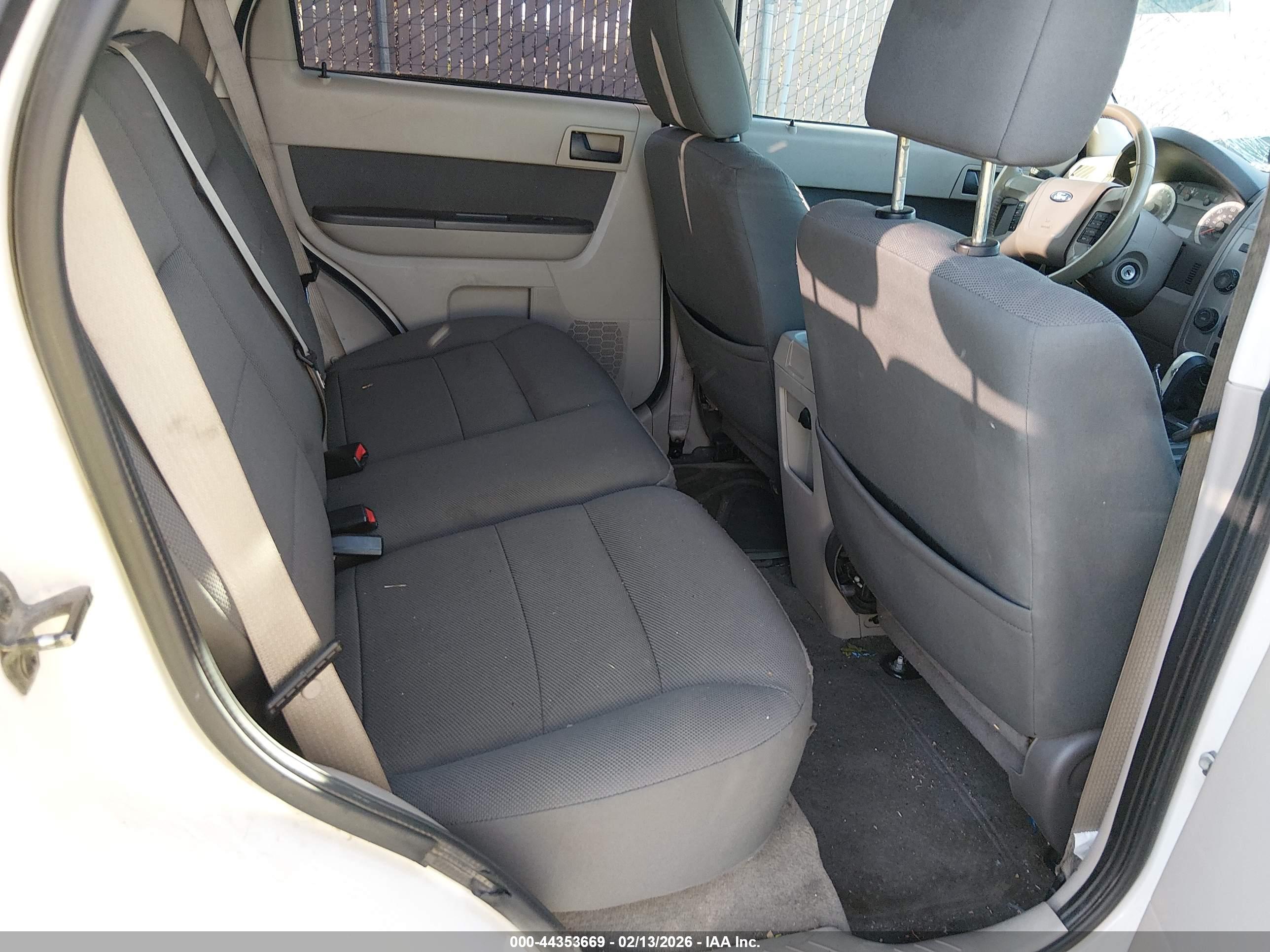 FORD ESCAPE image 8