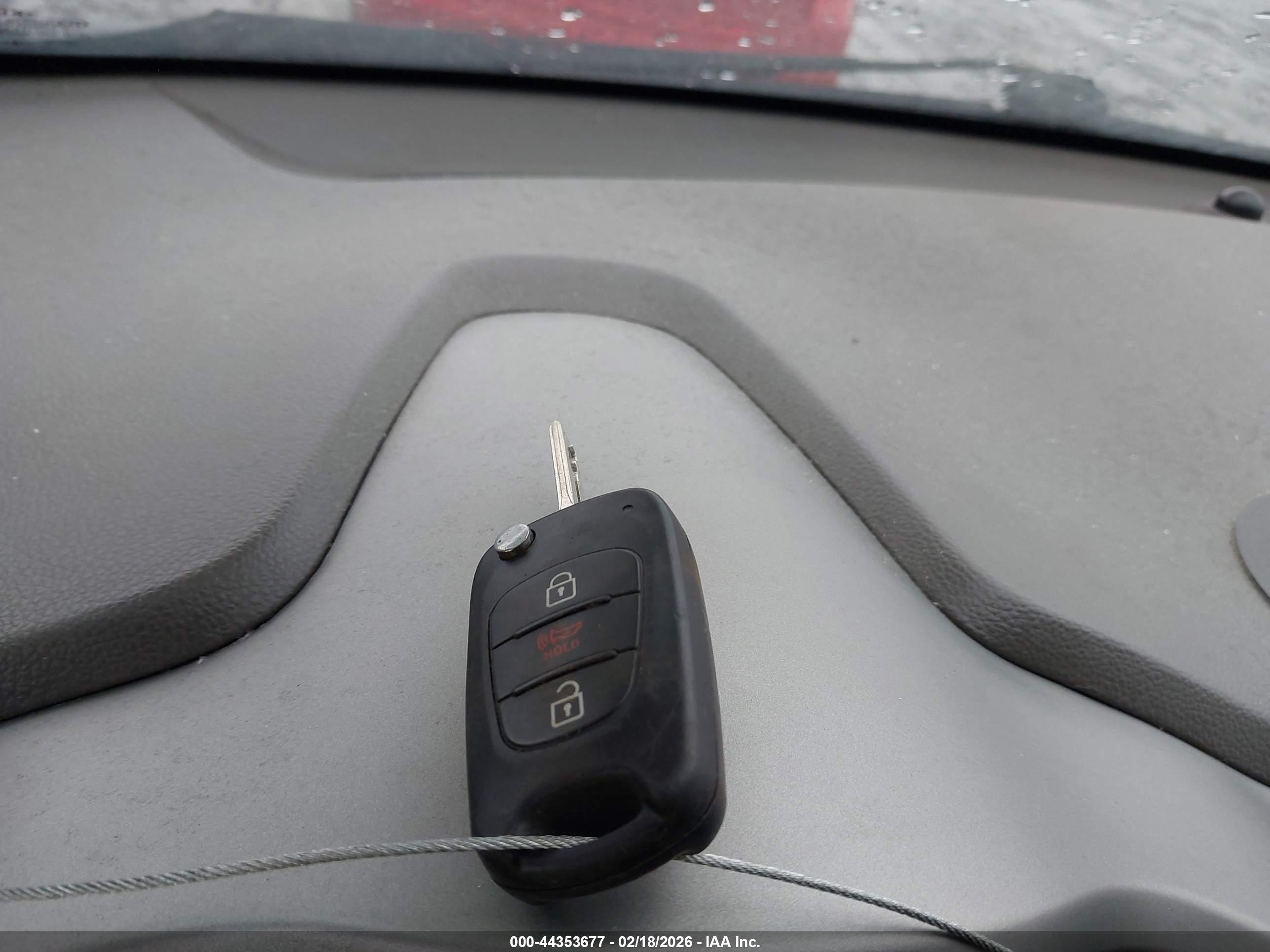 KIA SPORTAGE image 11
