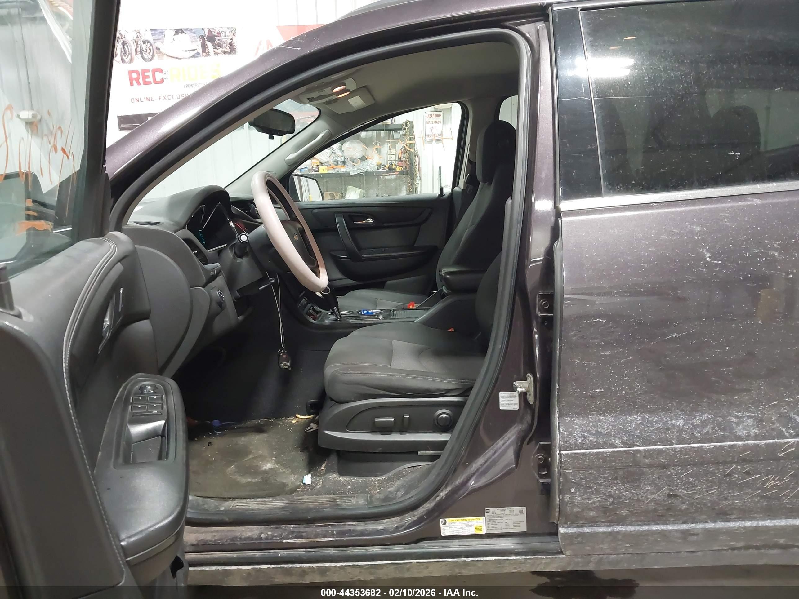 CHEVROLET TRAVERSE image 5