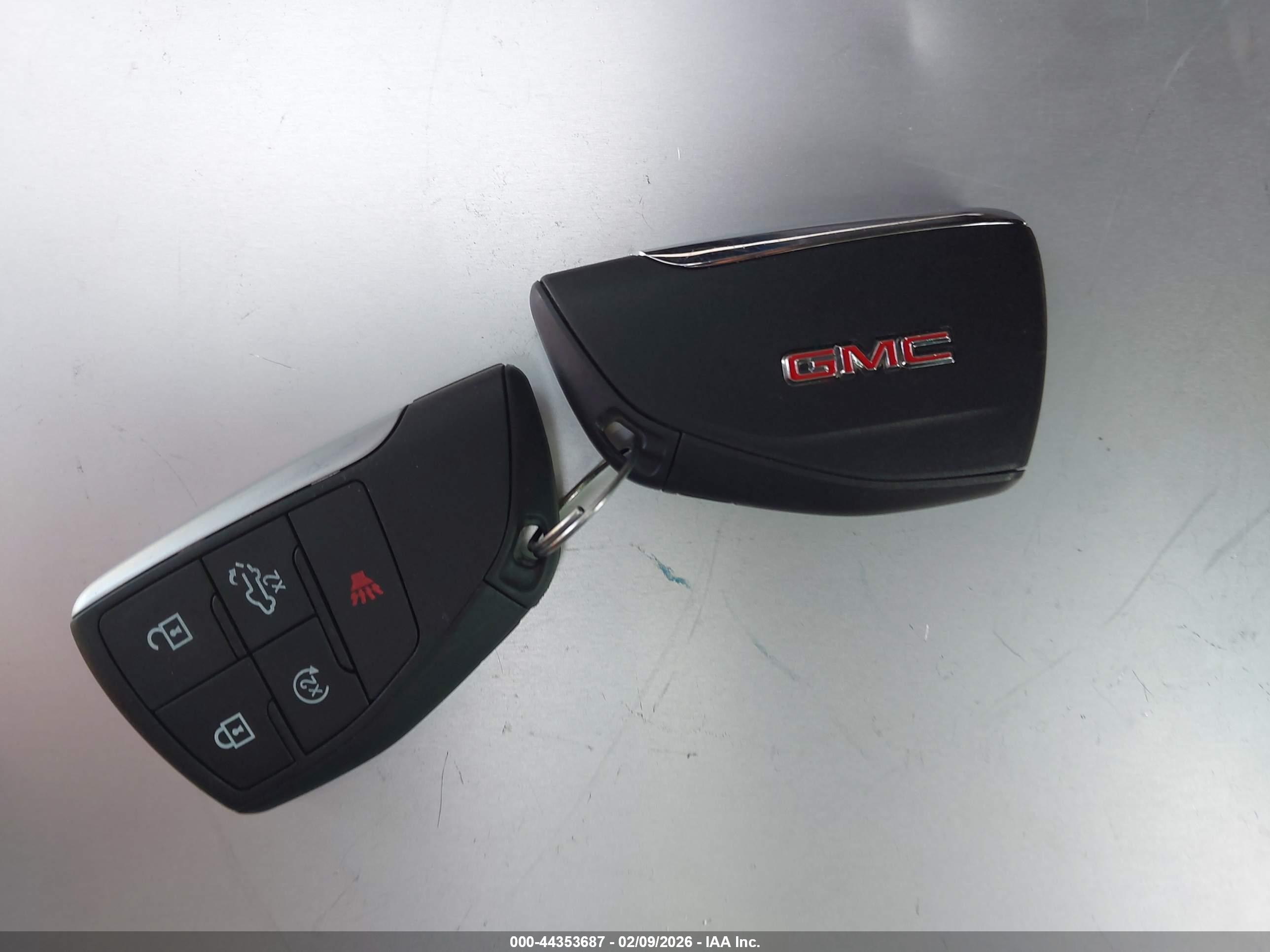 GMC SIERRA image 11