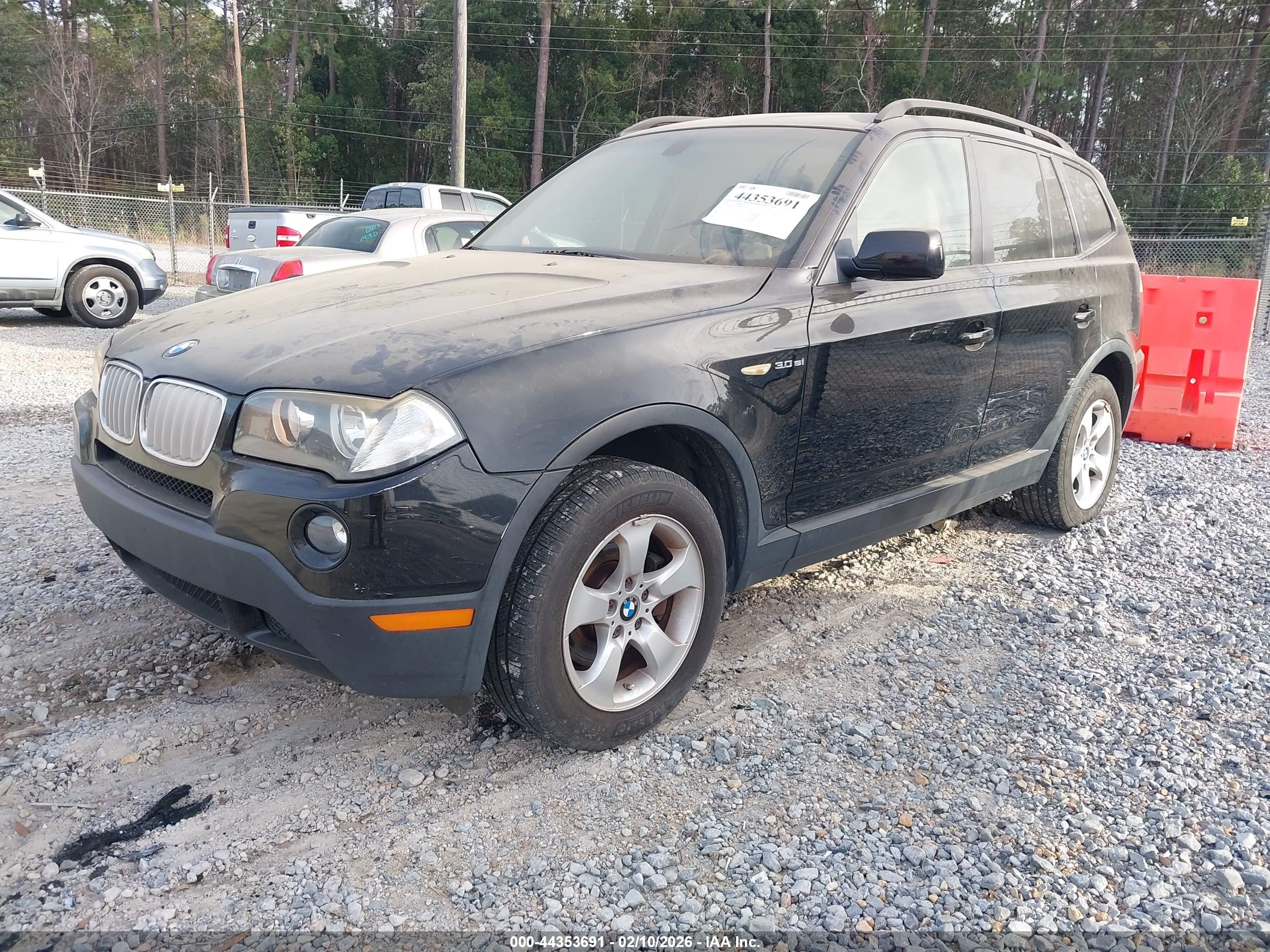 BMW X3 image 2