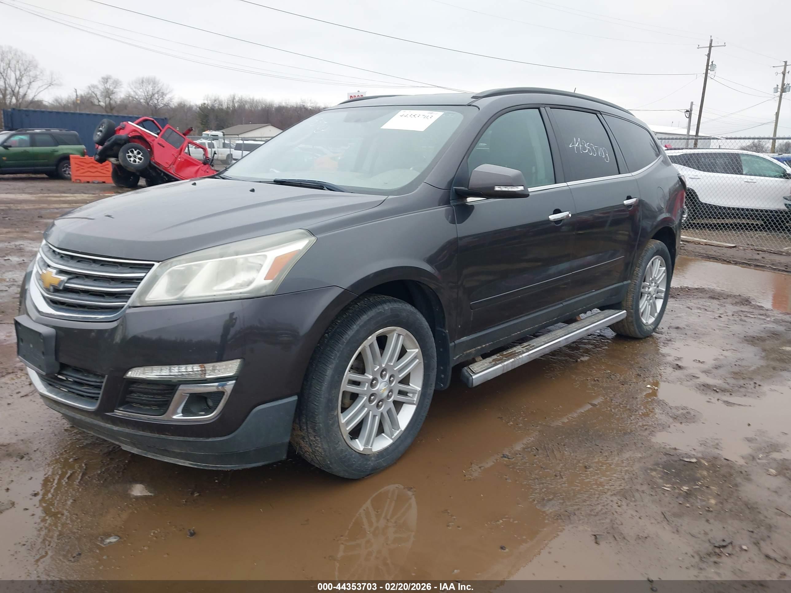 CHEVROLET TRAVERSE image 2