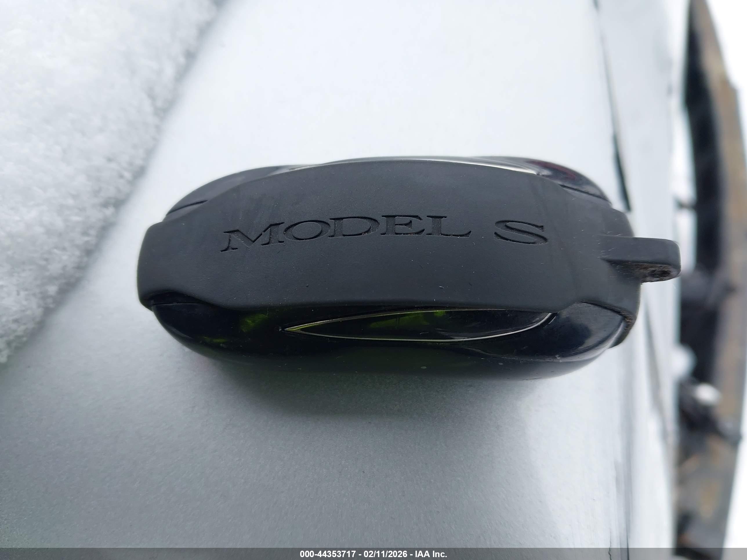 TESLA MODEL image 11