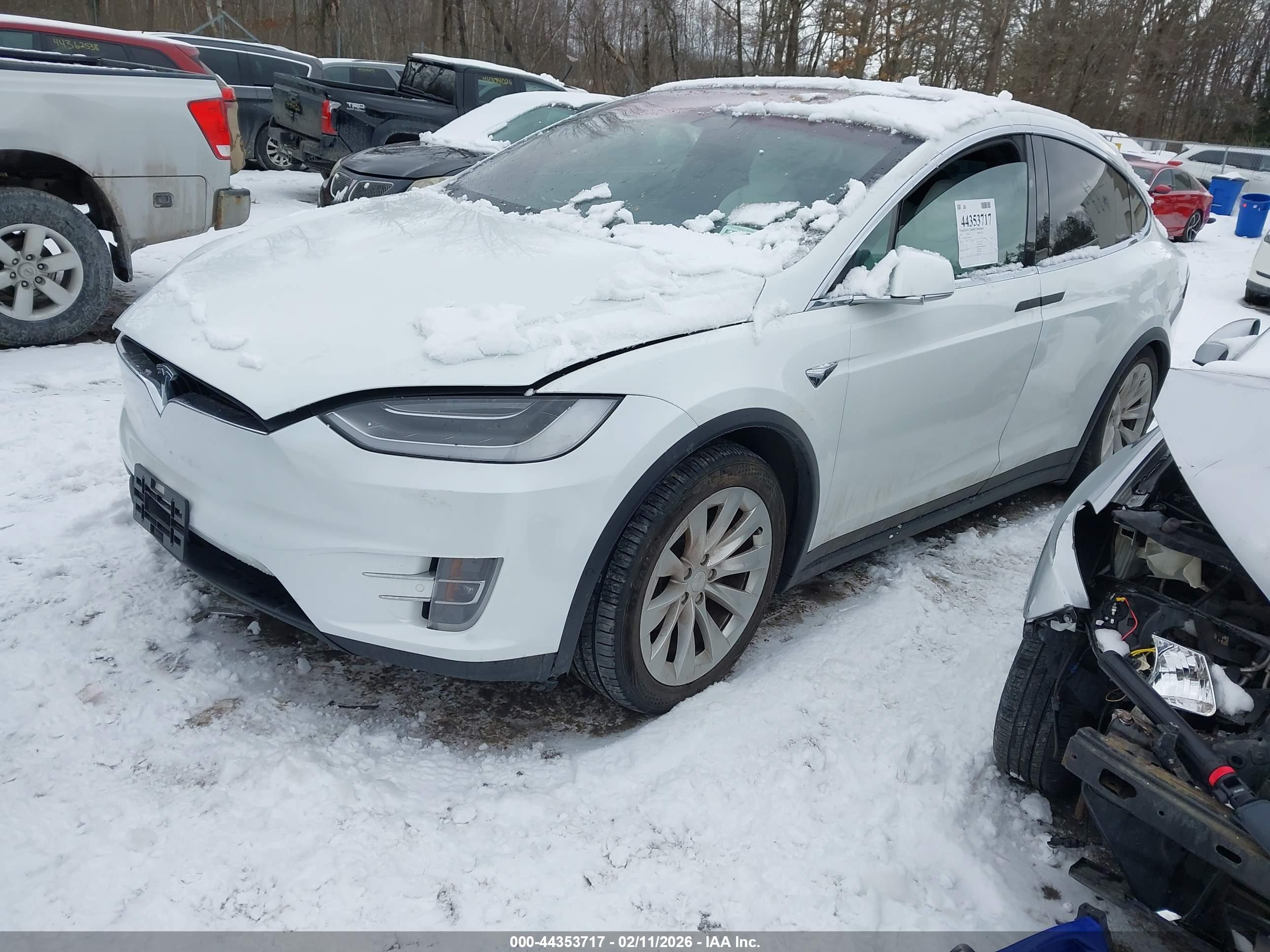 TESLA MODEL image 2