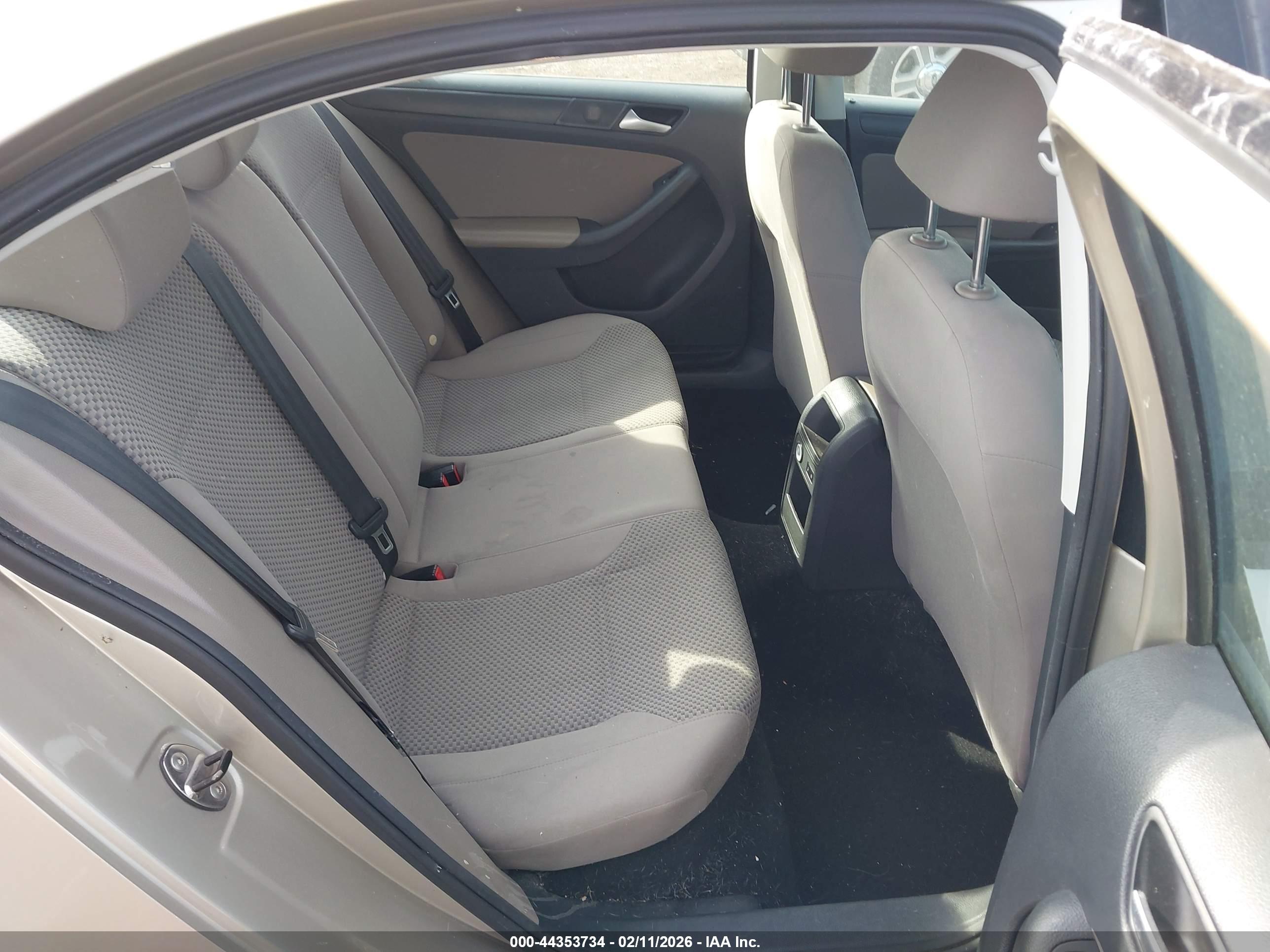 VOLKSWAGEN JETTA image 8