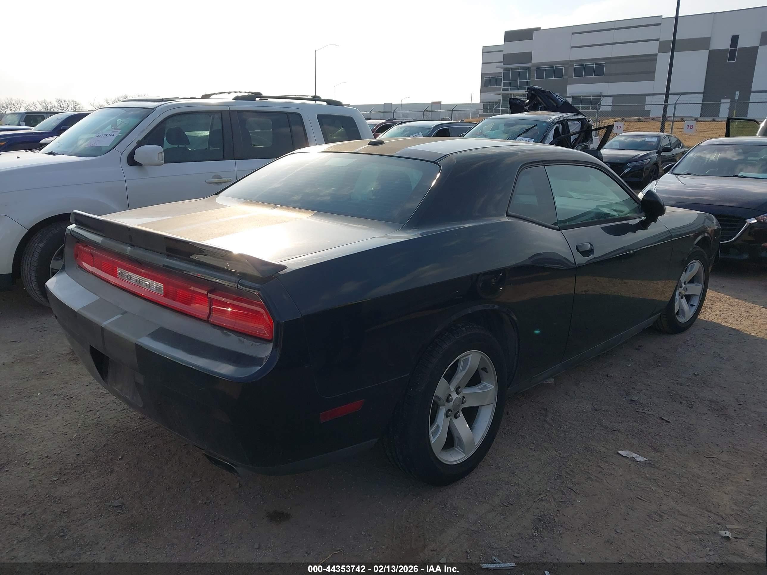 DODGE CHALLENGER image 4