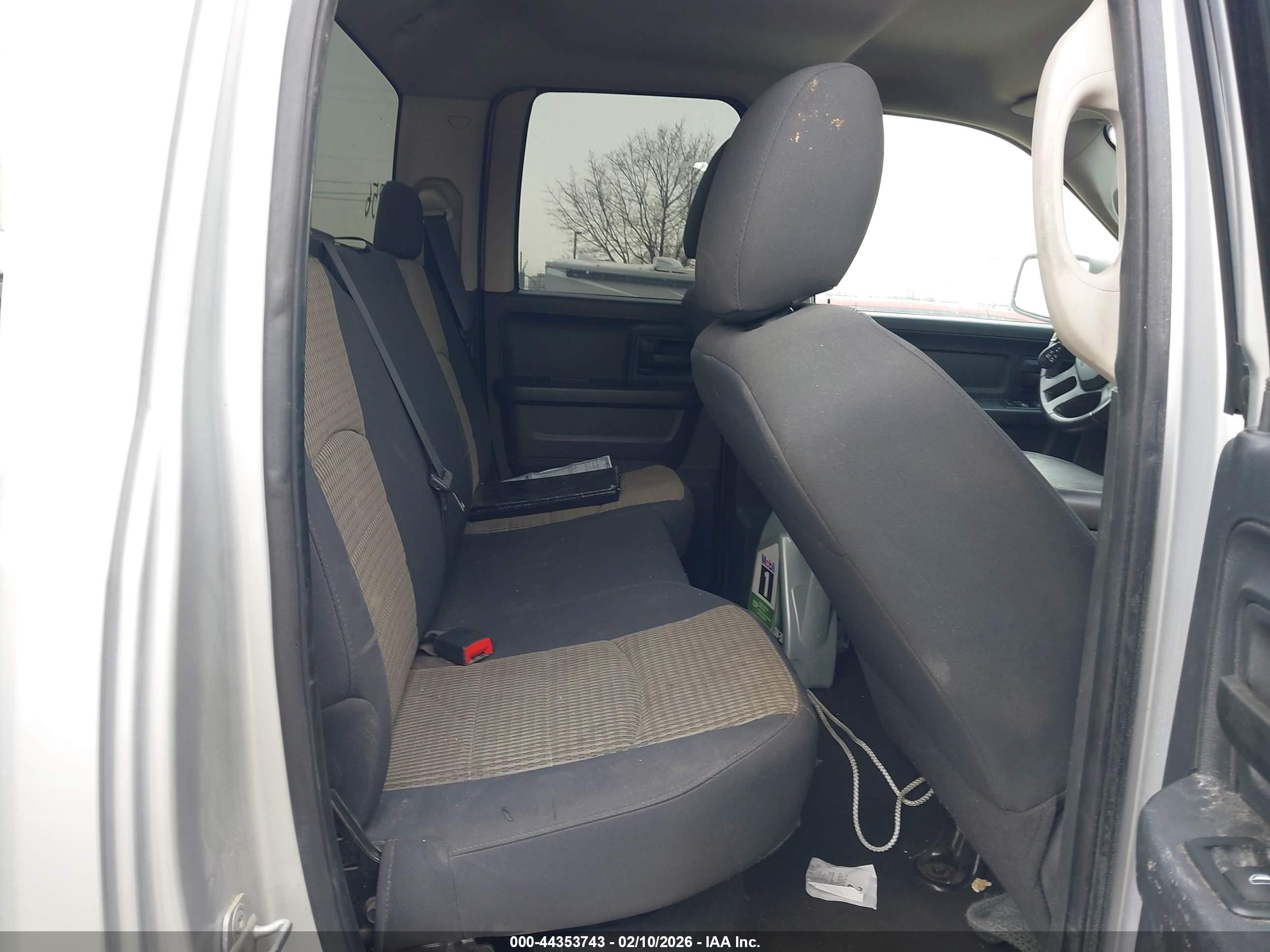 DODGE RAM image 8