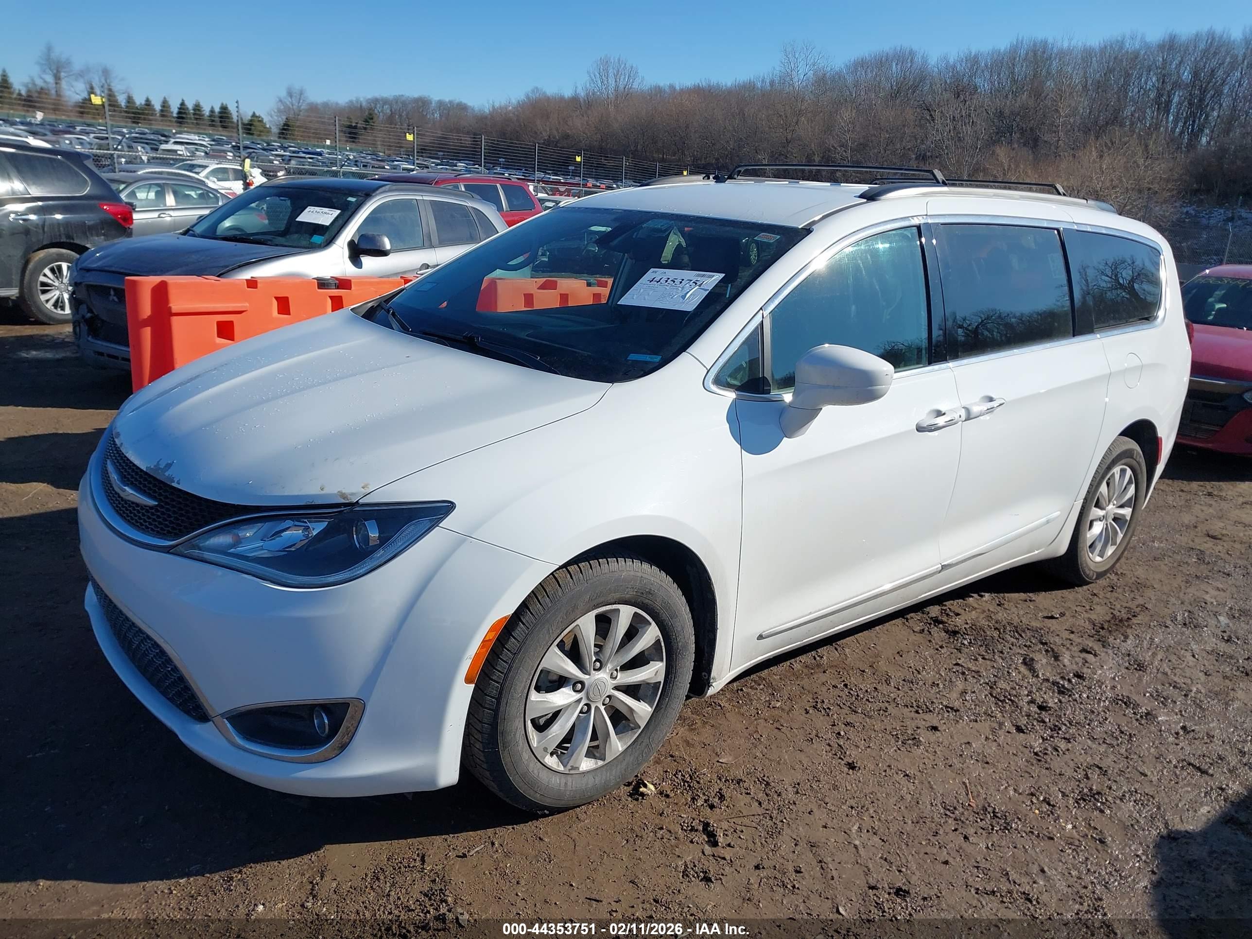 CHRYSLER PACIFICA image 2