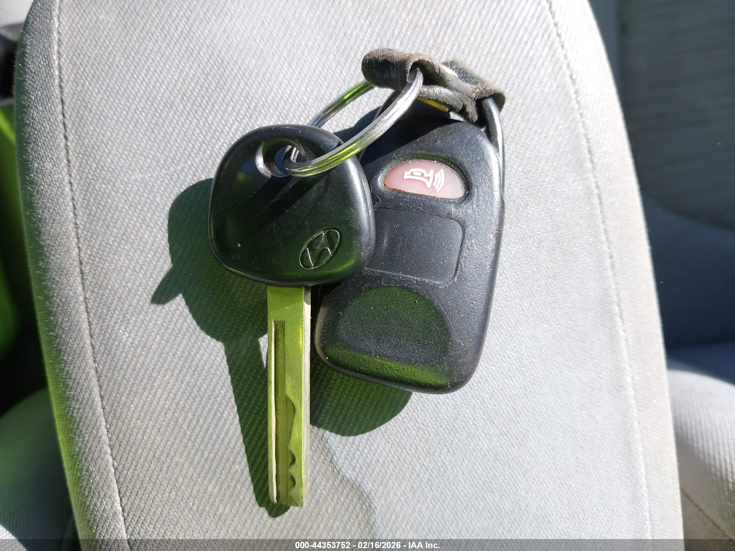 HYUNDAI ACCENT image 11